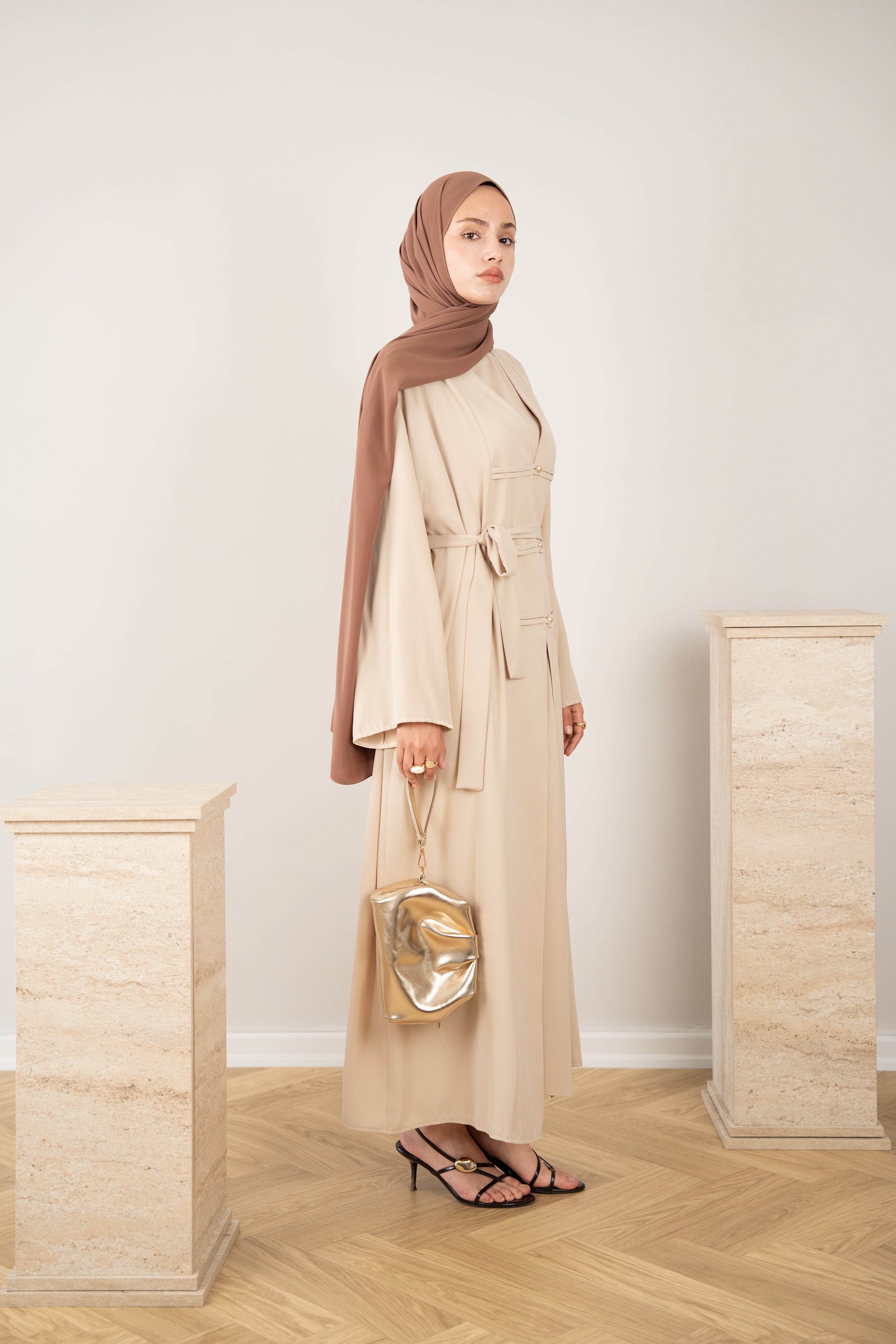 Şerit Düğmeli Abaya KREM