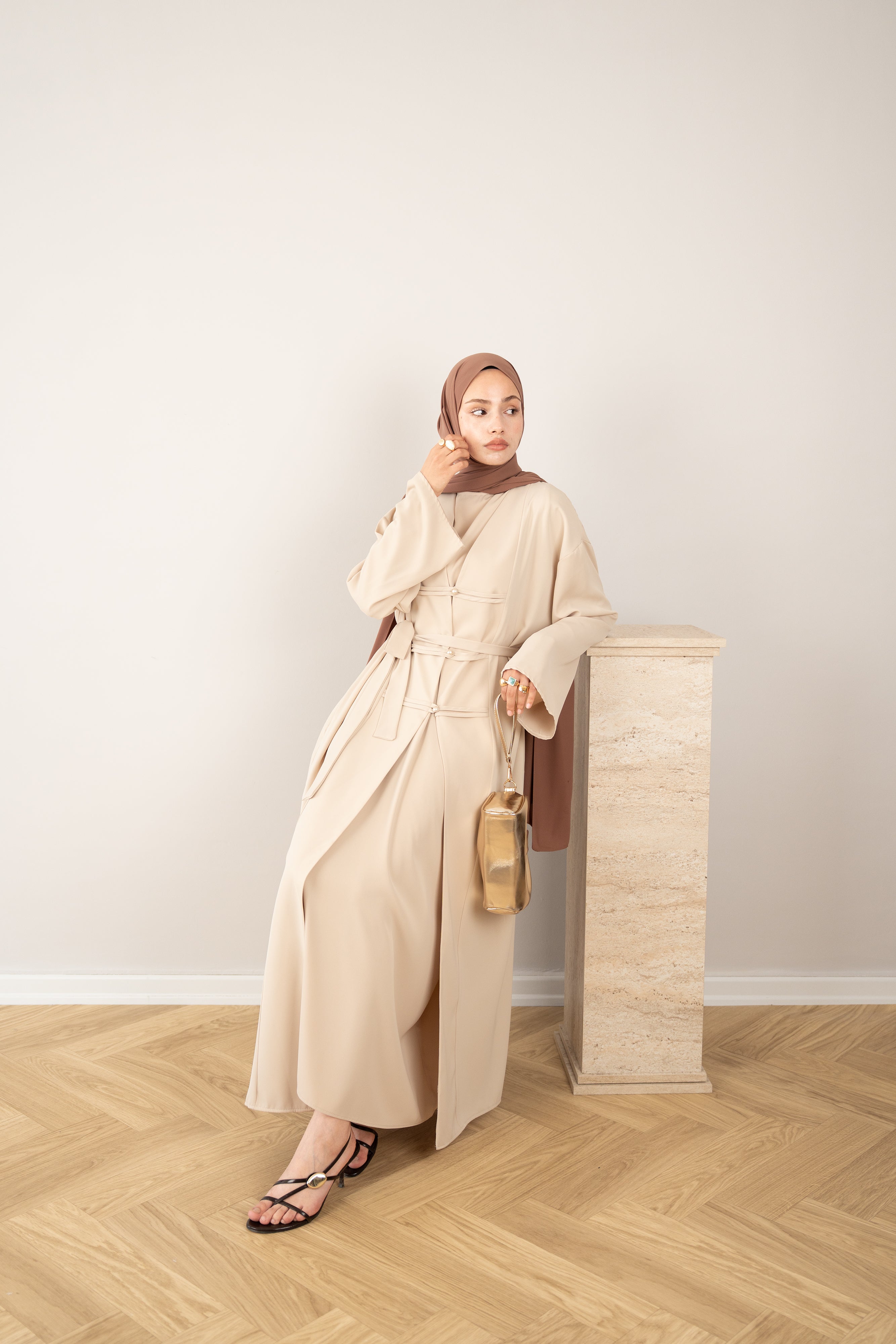 Şerit Düğmeli Abaya KREM
