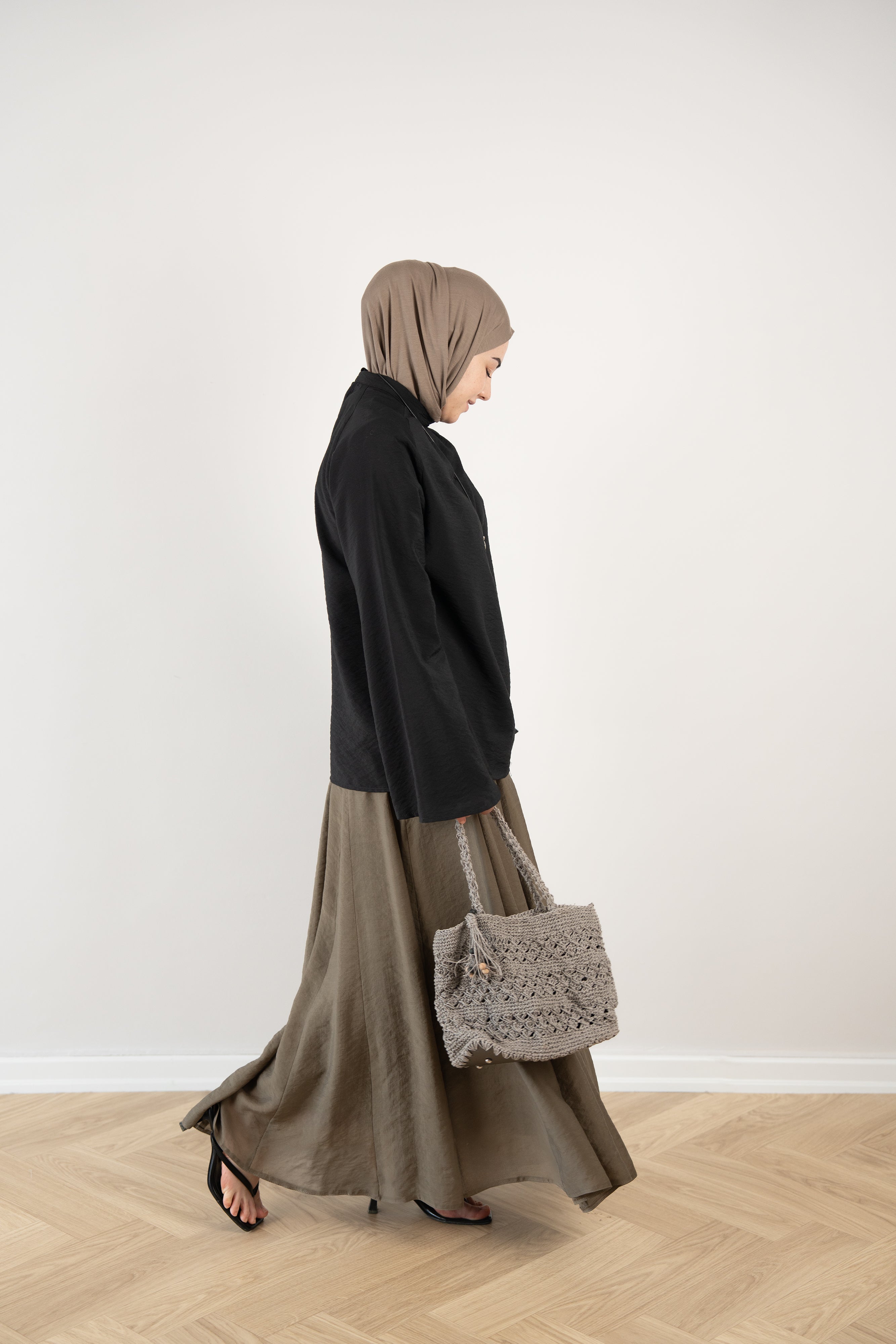 Helen Hakim Yaka Dökümlü Bluz SİYAH
