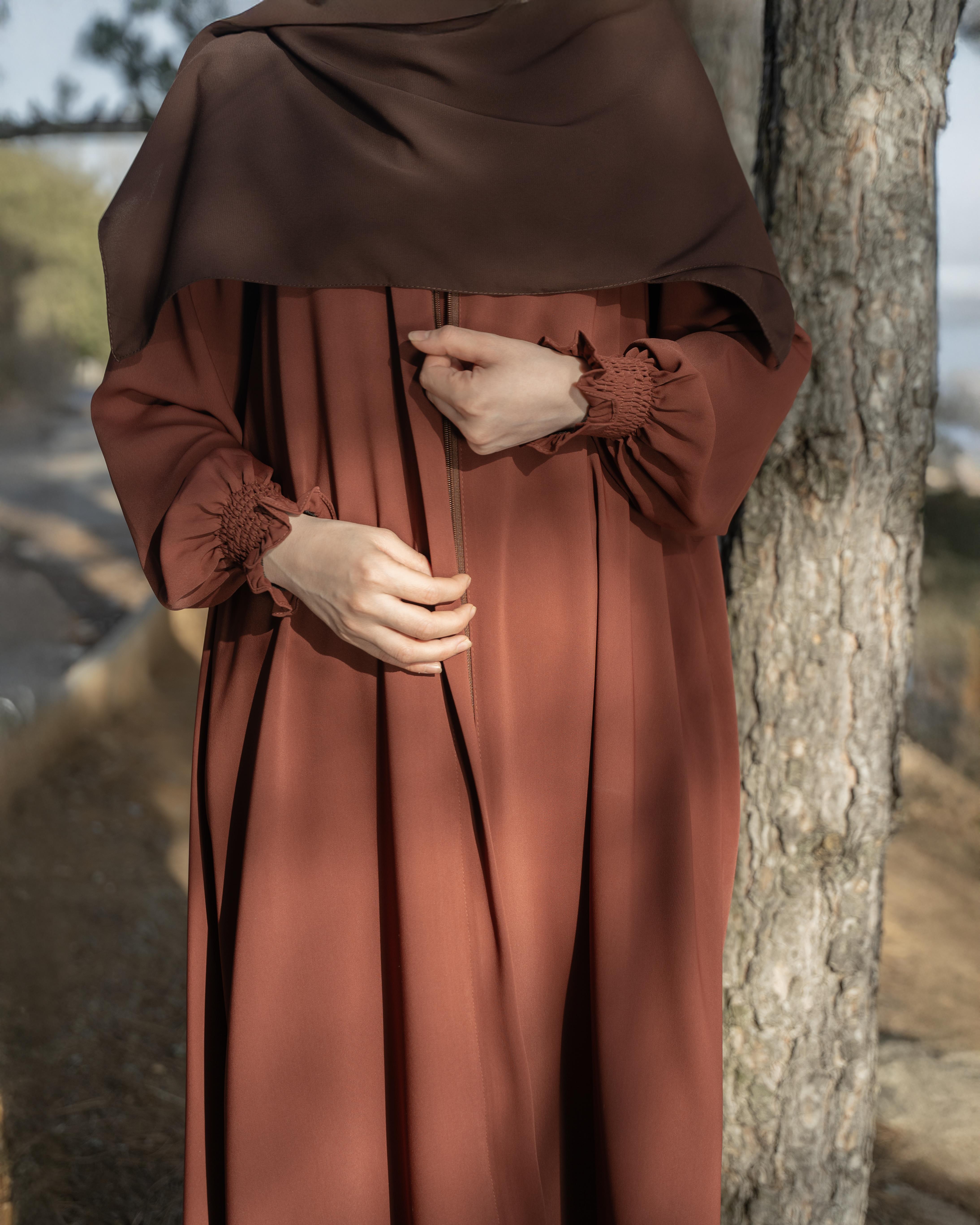 Aynil Kloş Ferace KIZILCIK