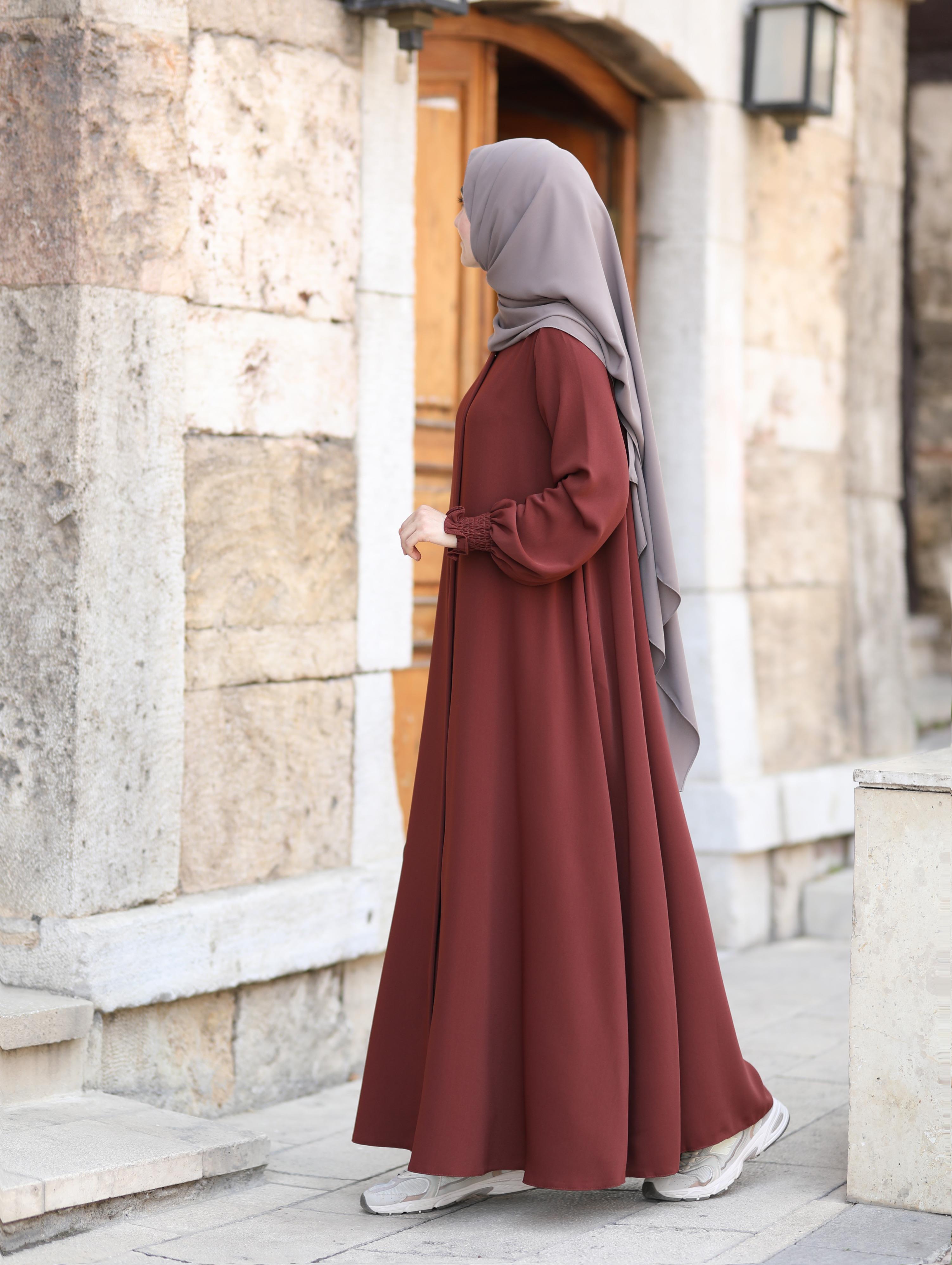 Aynil Kloş Ferace KIZILCIK