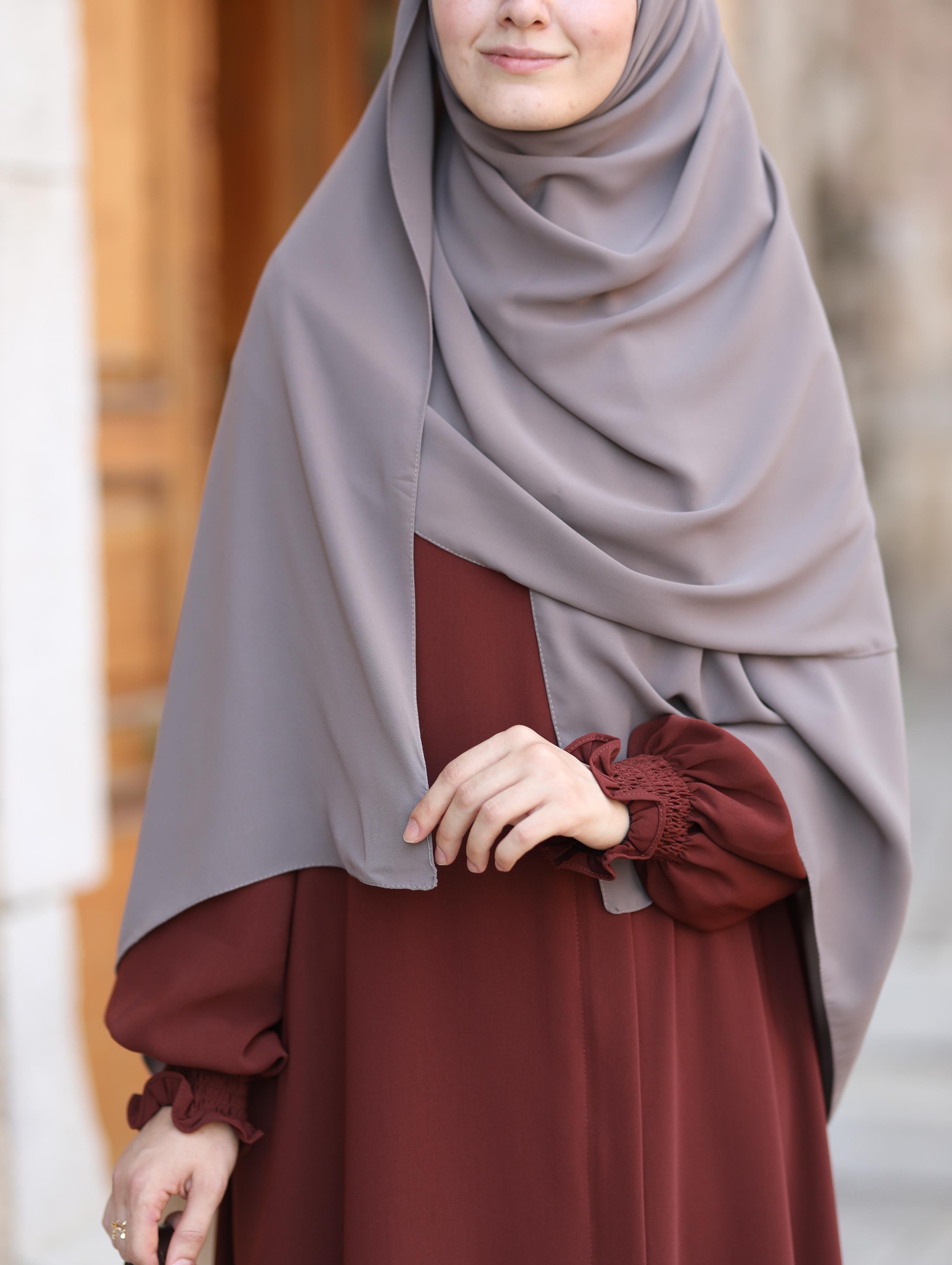 Aynil Kloş Ferace KIZILCIK