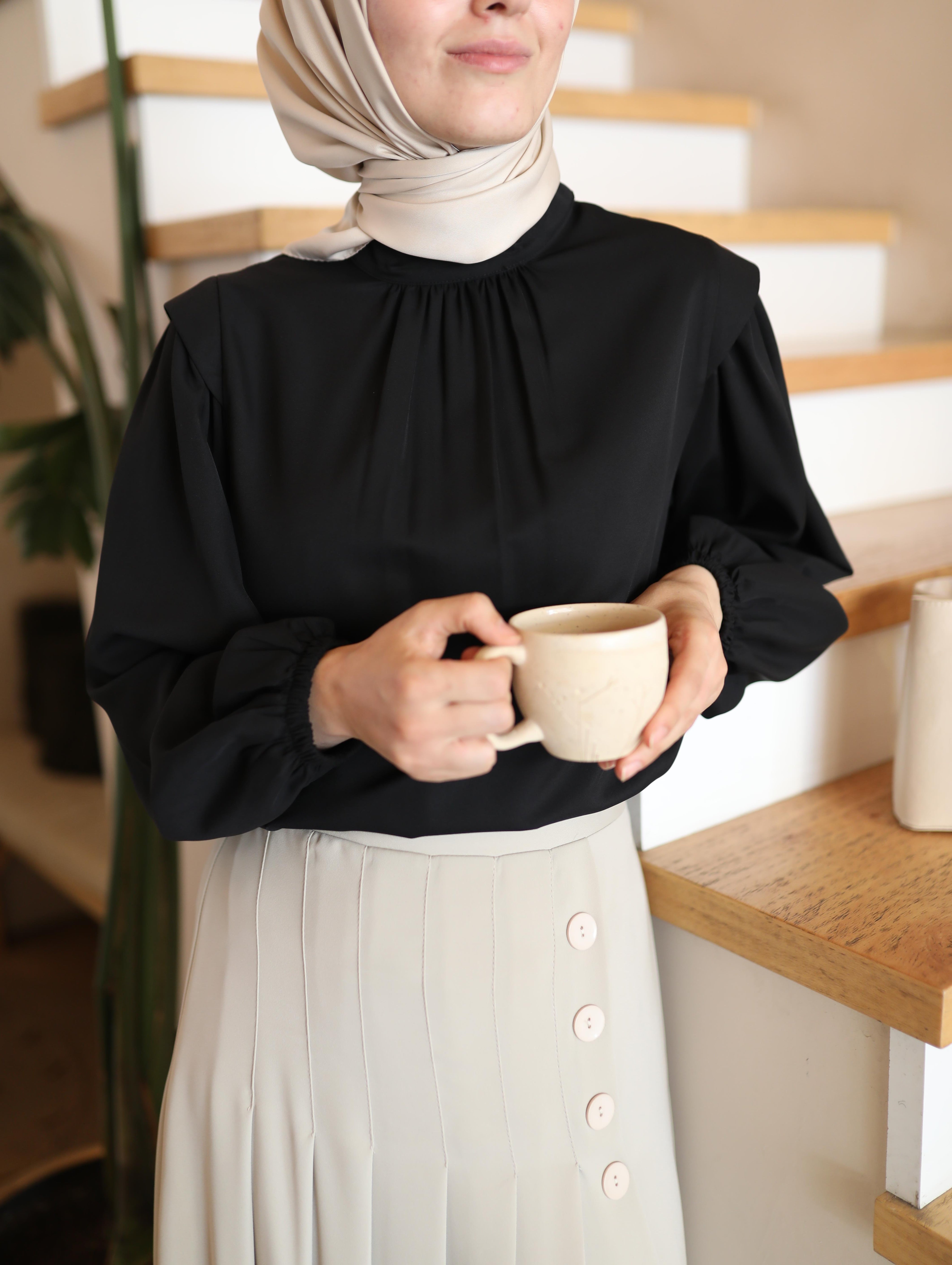 Büzgü Detaylı Gömlek Siyah