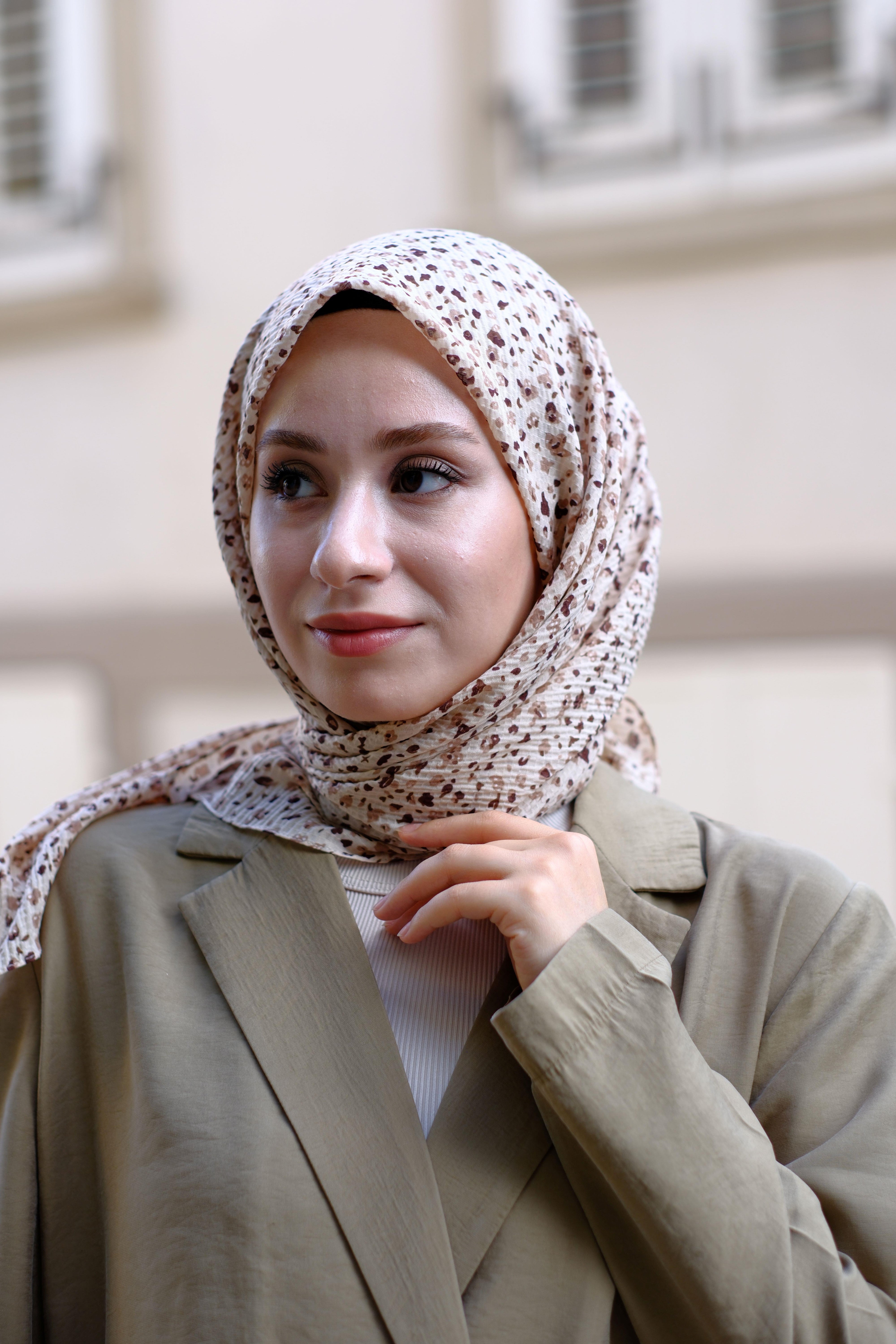 Çiçek Desenli Bürümcük Eşarp BEJ