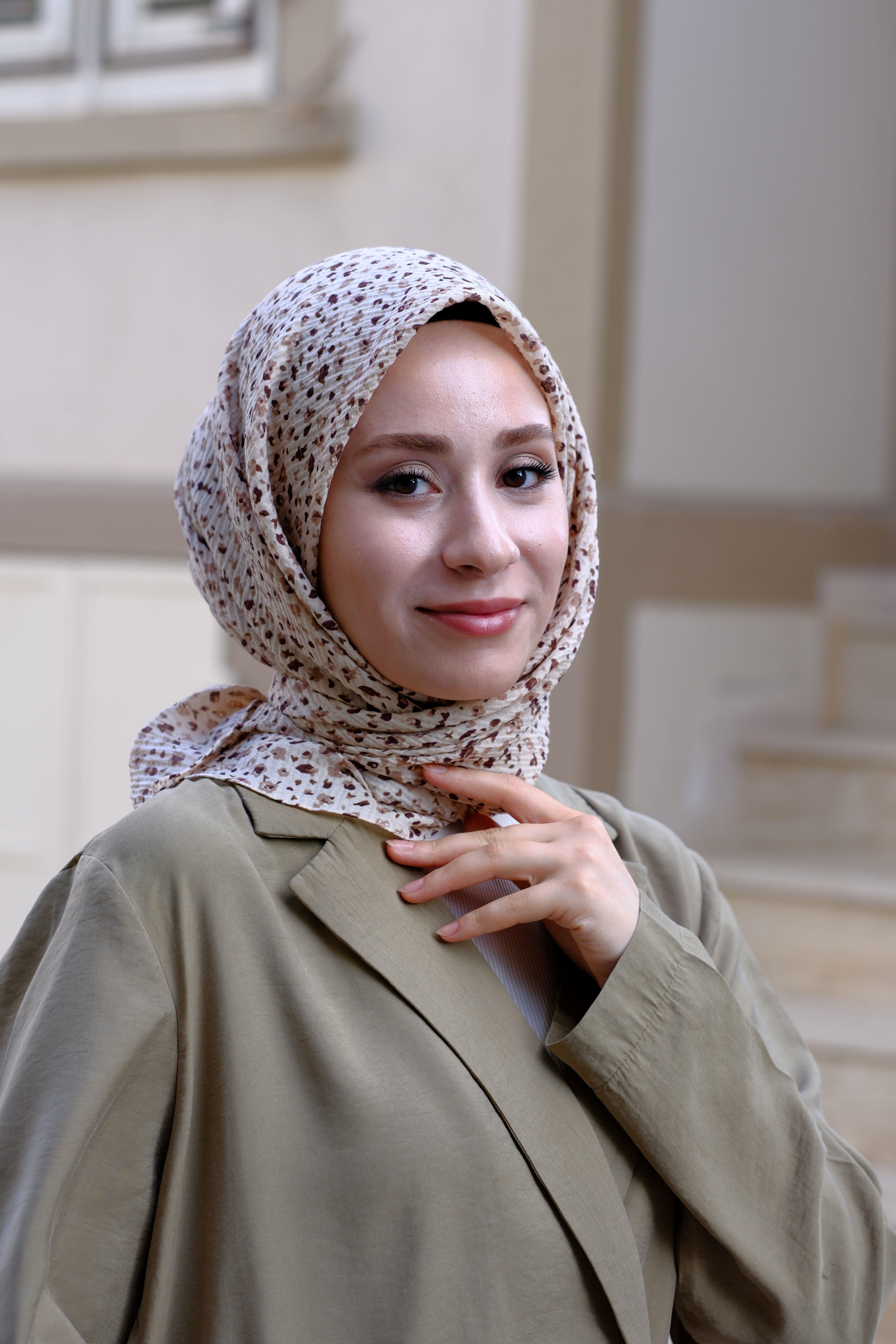 Çiçek Desenli Bürümcük Eşarp BEJ