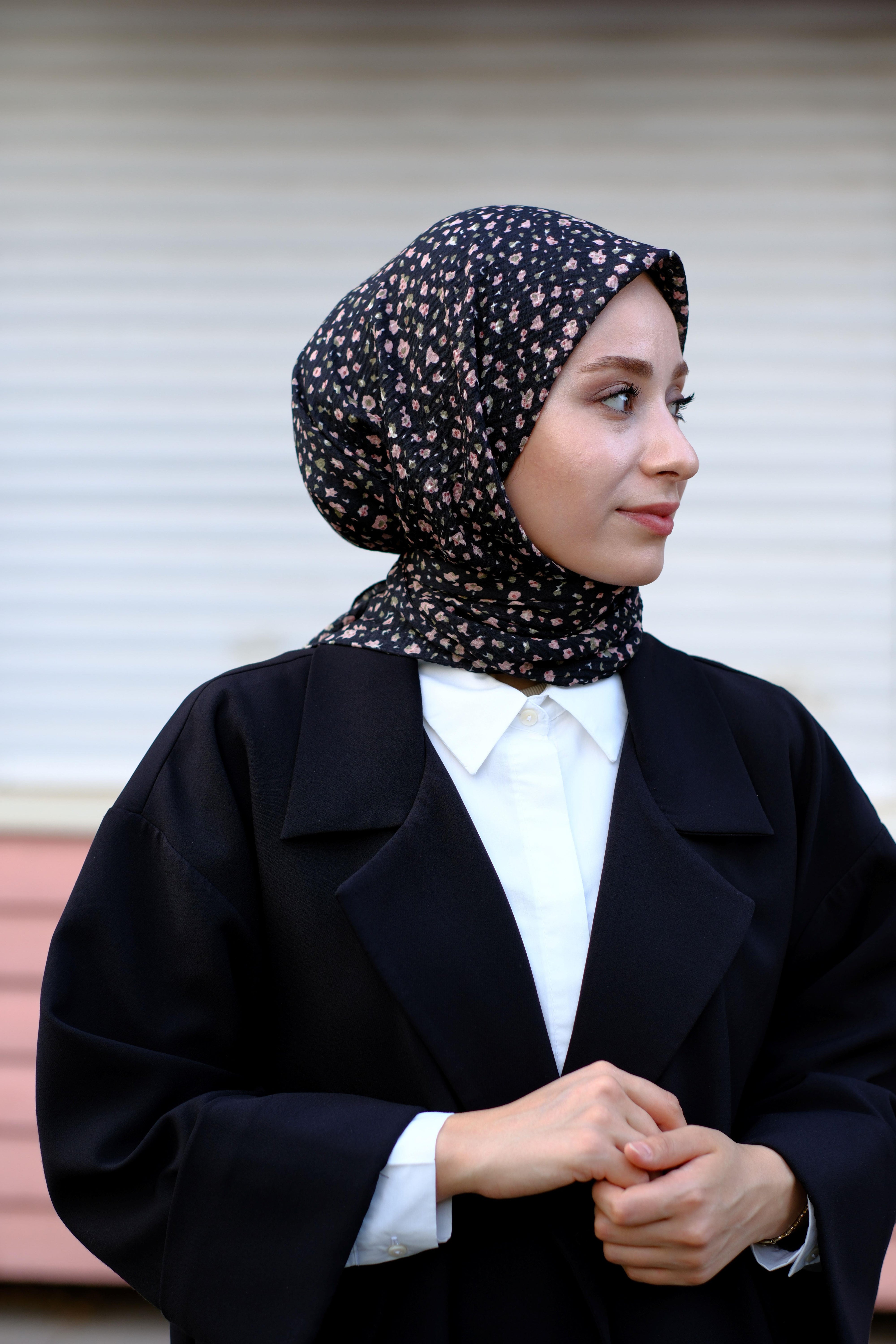 Çiçek Desenli Bürümcük Eşarp SİYAH - PEMBE