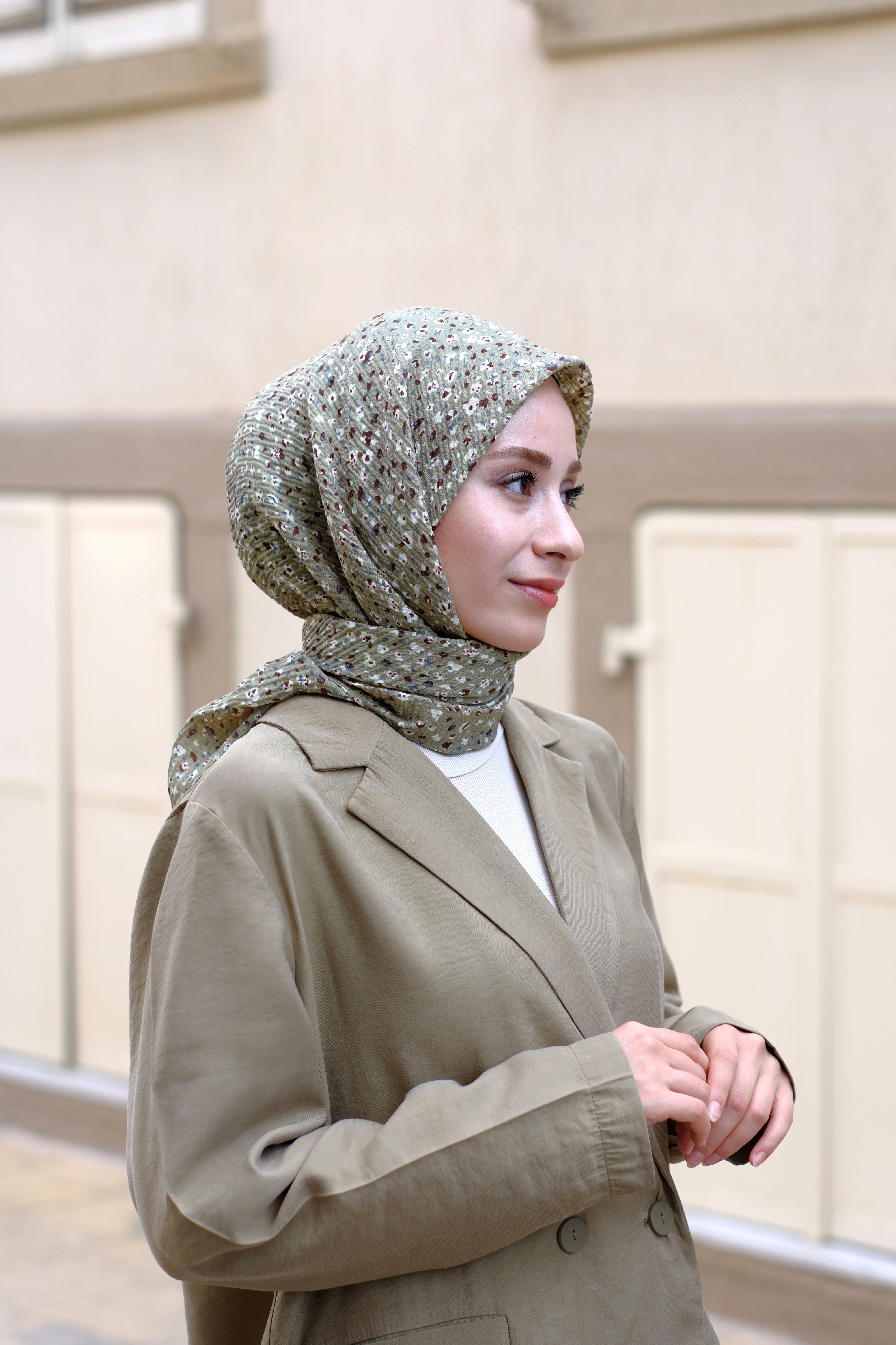 Çiçek Desenli Bürümcük Eşarp Yeşil