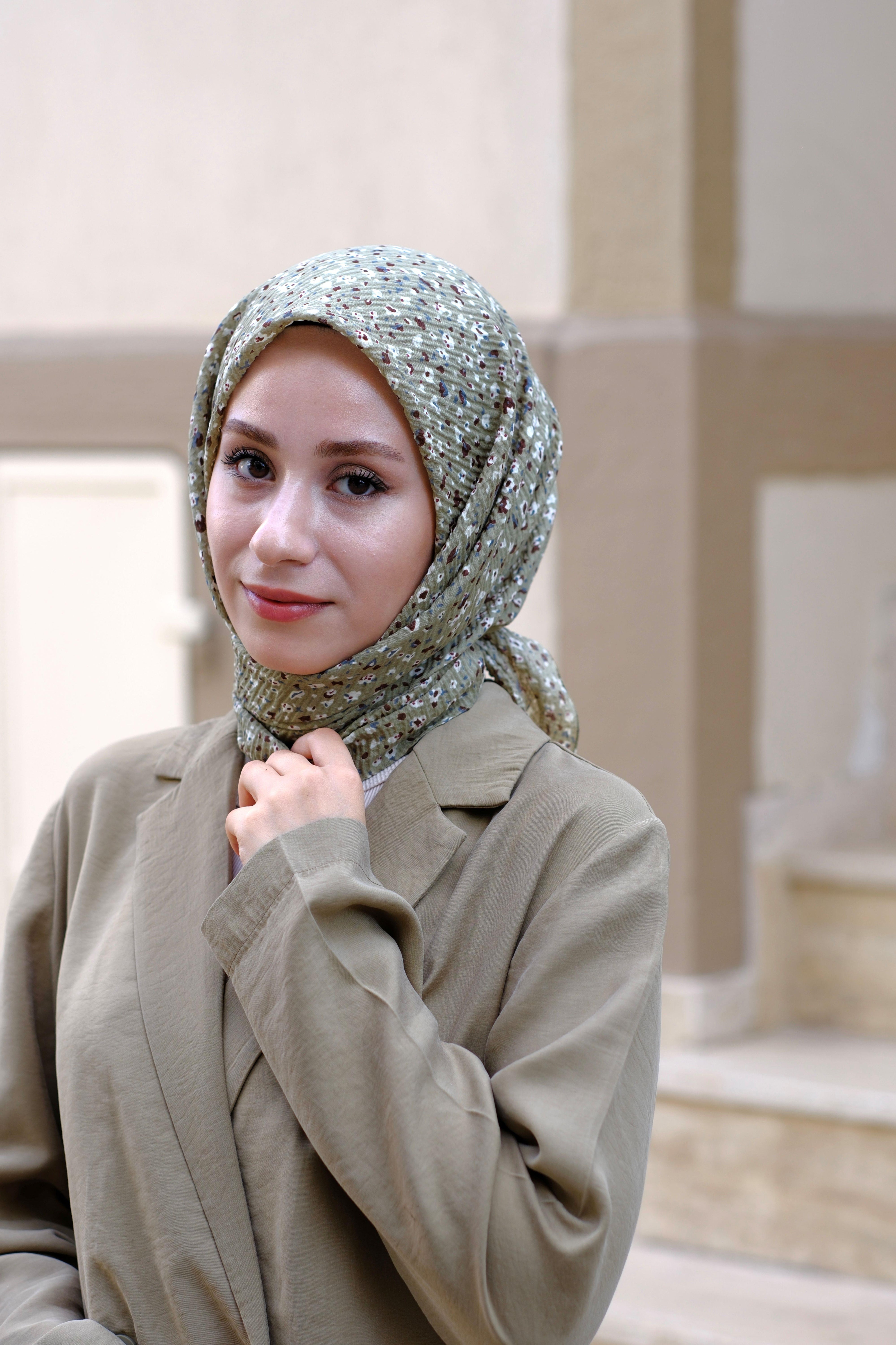 Çiçek Desenli Bürümcük Eşarp YEŞİL