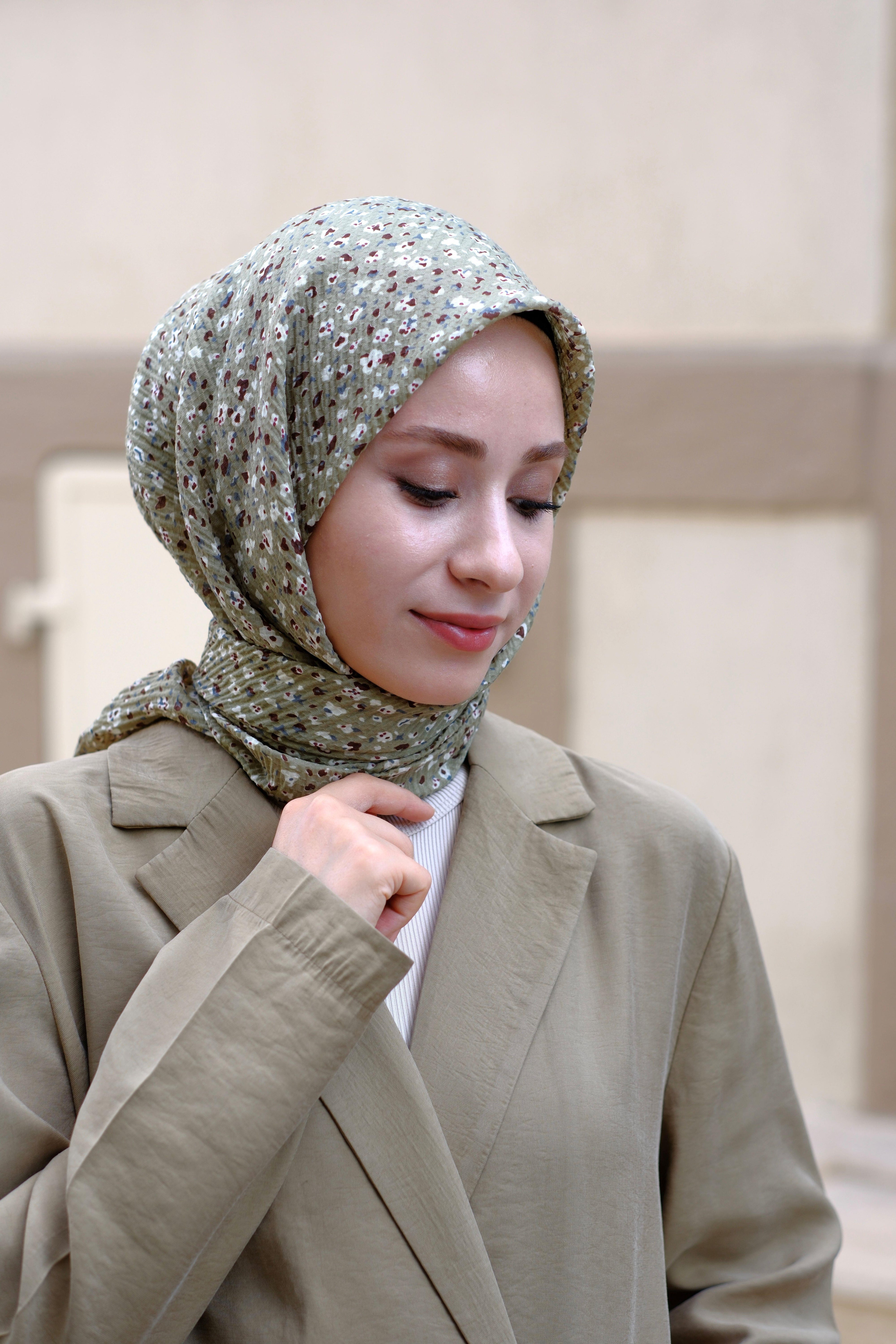 Çiçek Desenli Bürümcük Eşarp YEŞİL