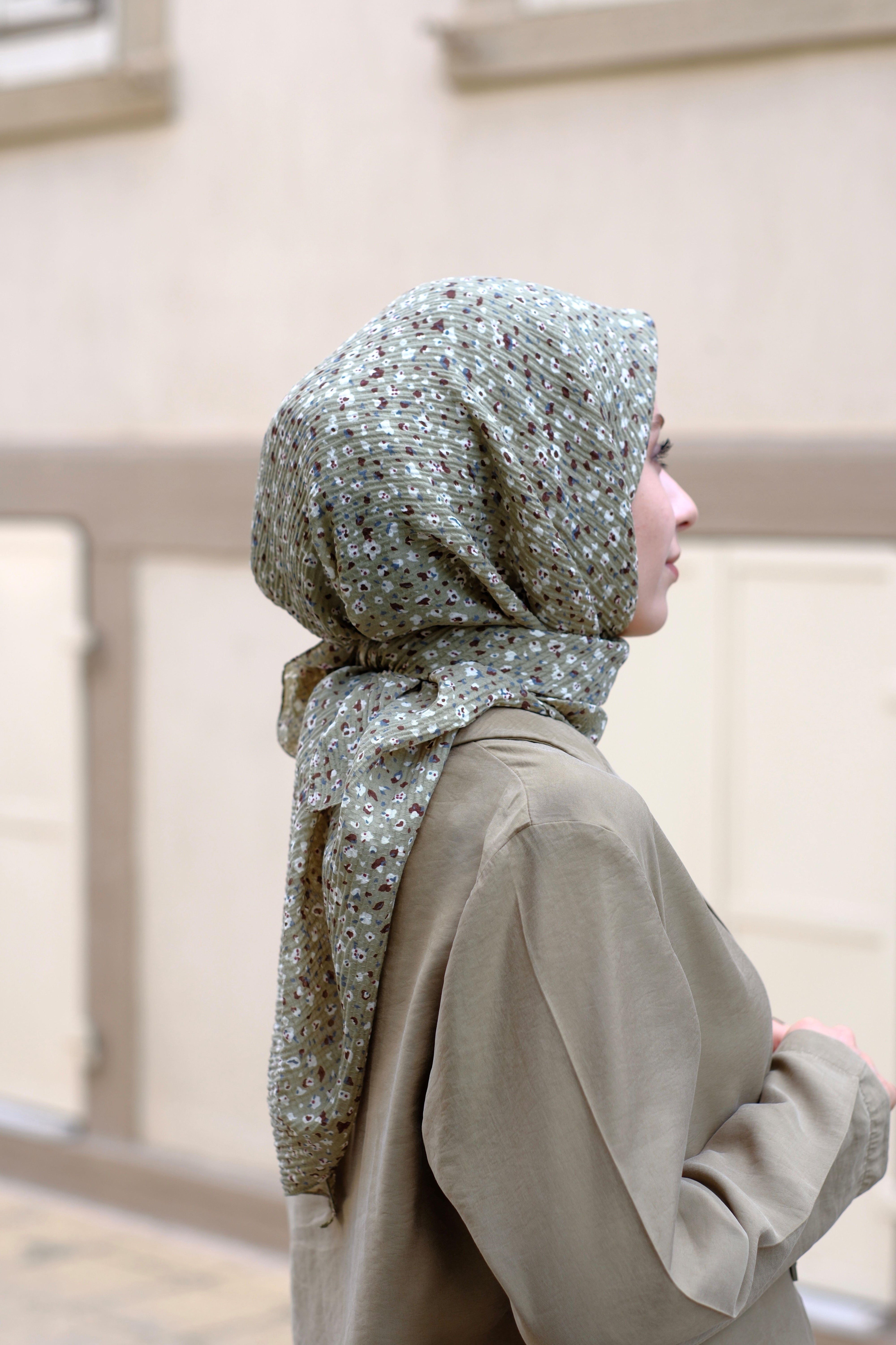 Çiçek Desenli Bürümcük Eşarp YEŞİL