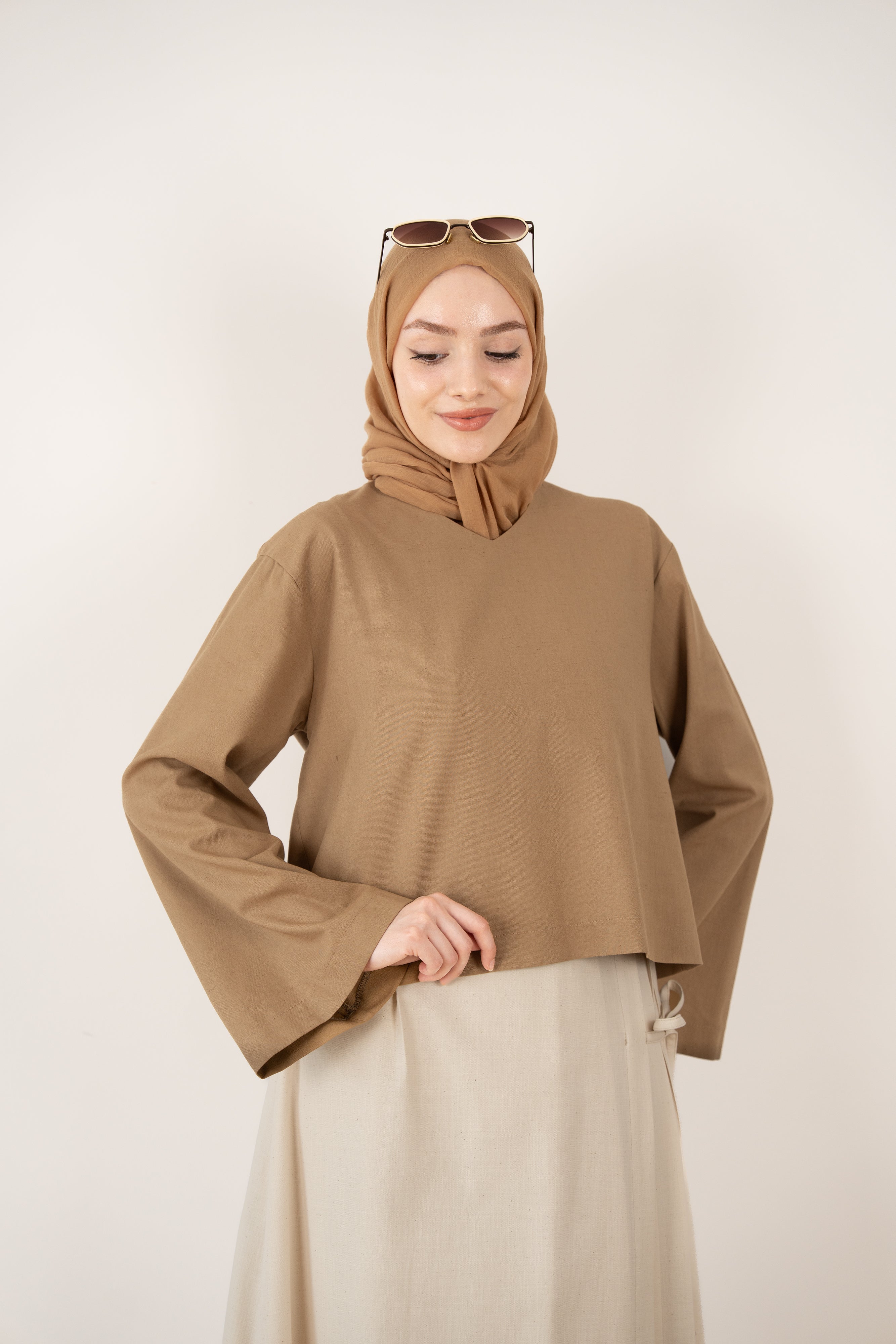 V Yaka Keten Bluz CAMEL