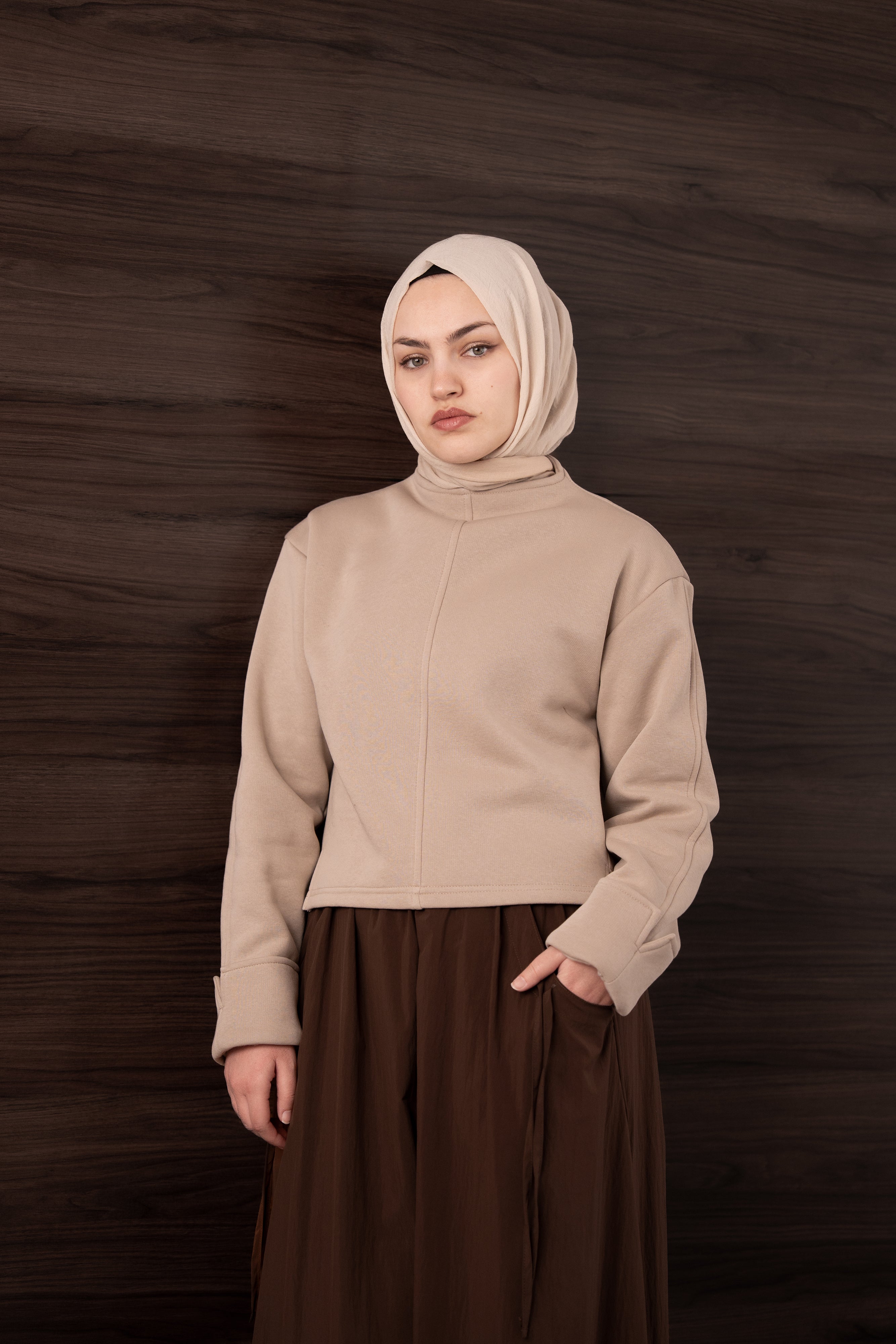 Manşetli Yırtmaç Detaylı Sweatshirt BEJ