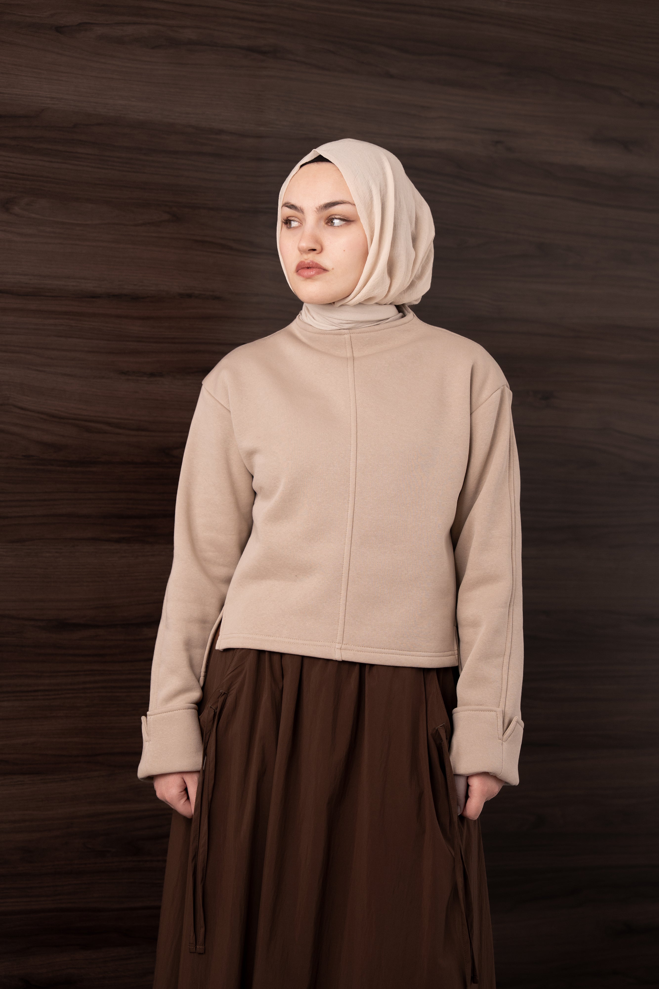 Manşetli Yırtmaç Detaylı Sweatshirt BEJ