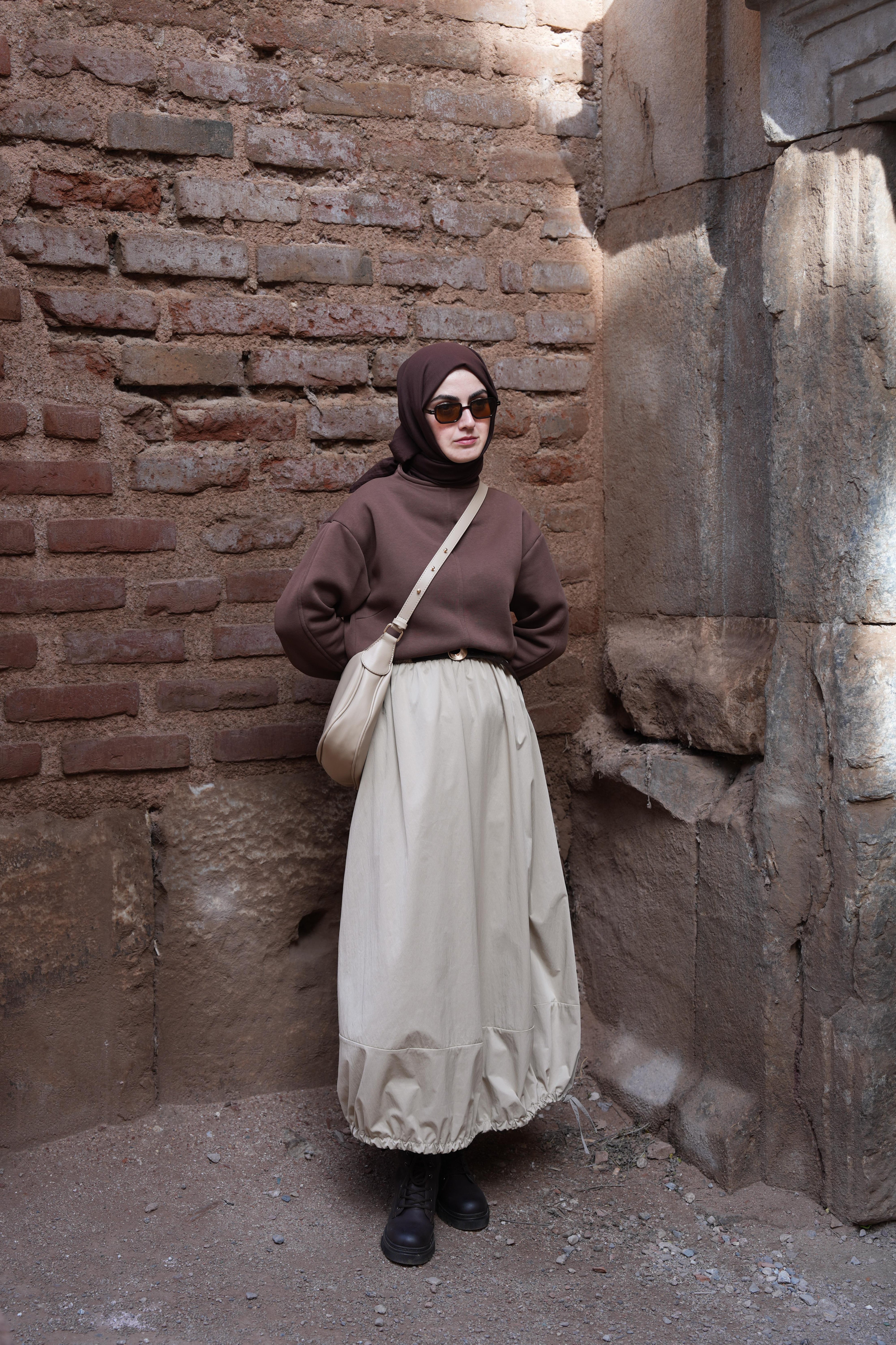 Etek Ucu Tünelli Etek Bej