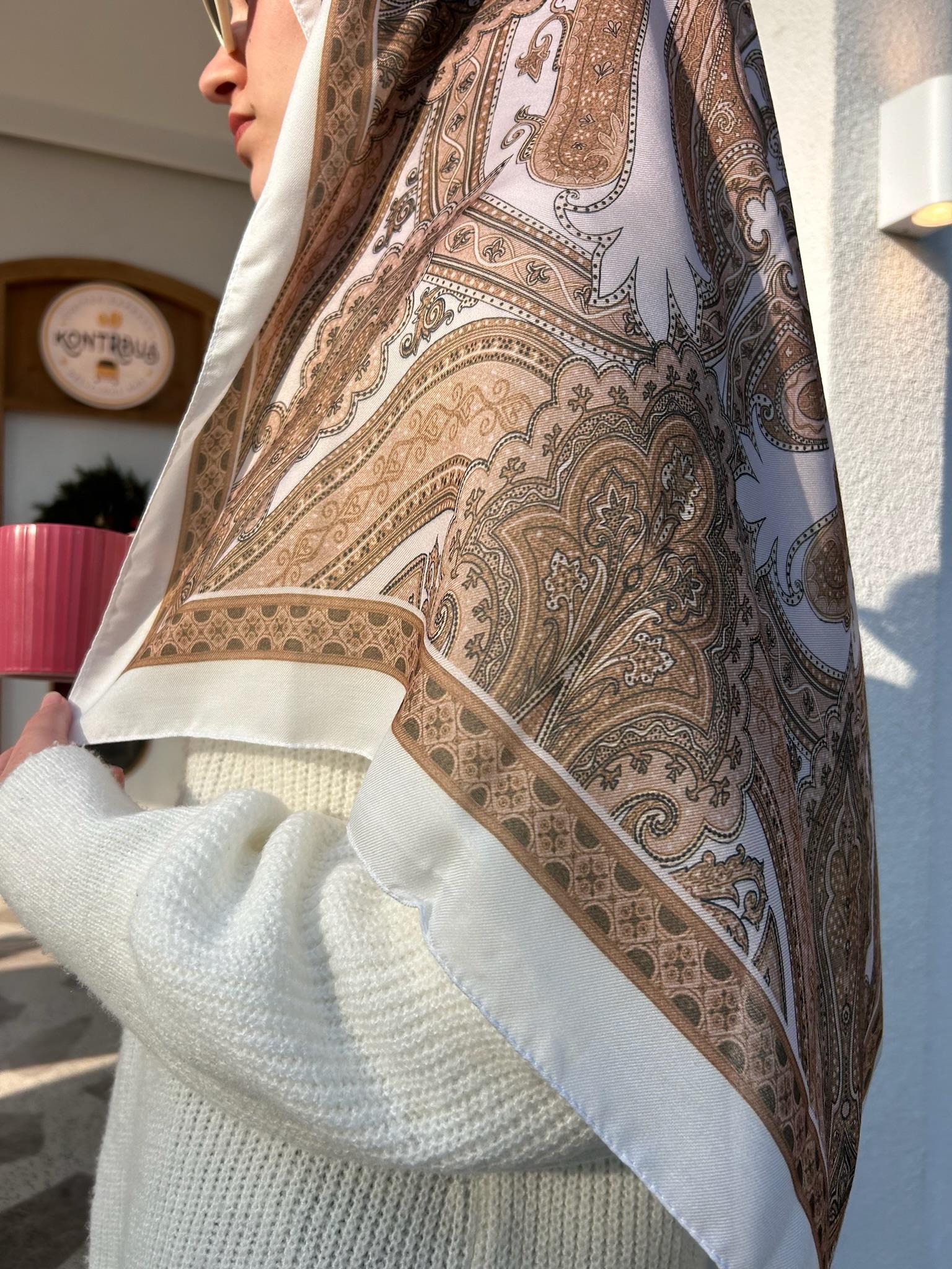 Etnik Desenli Şal EKRU