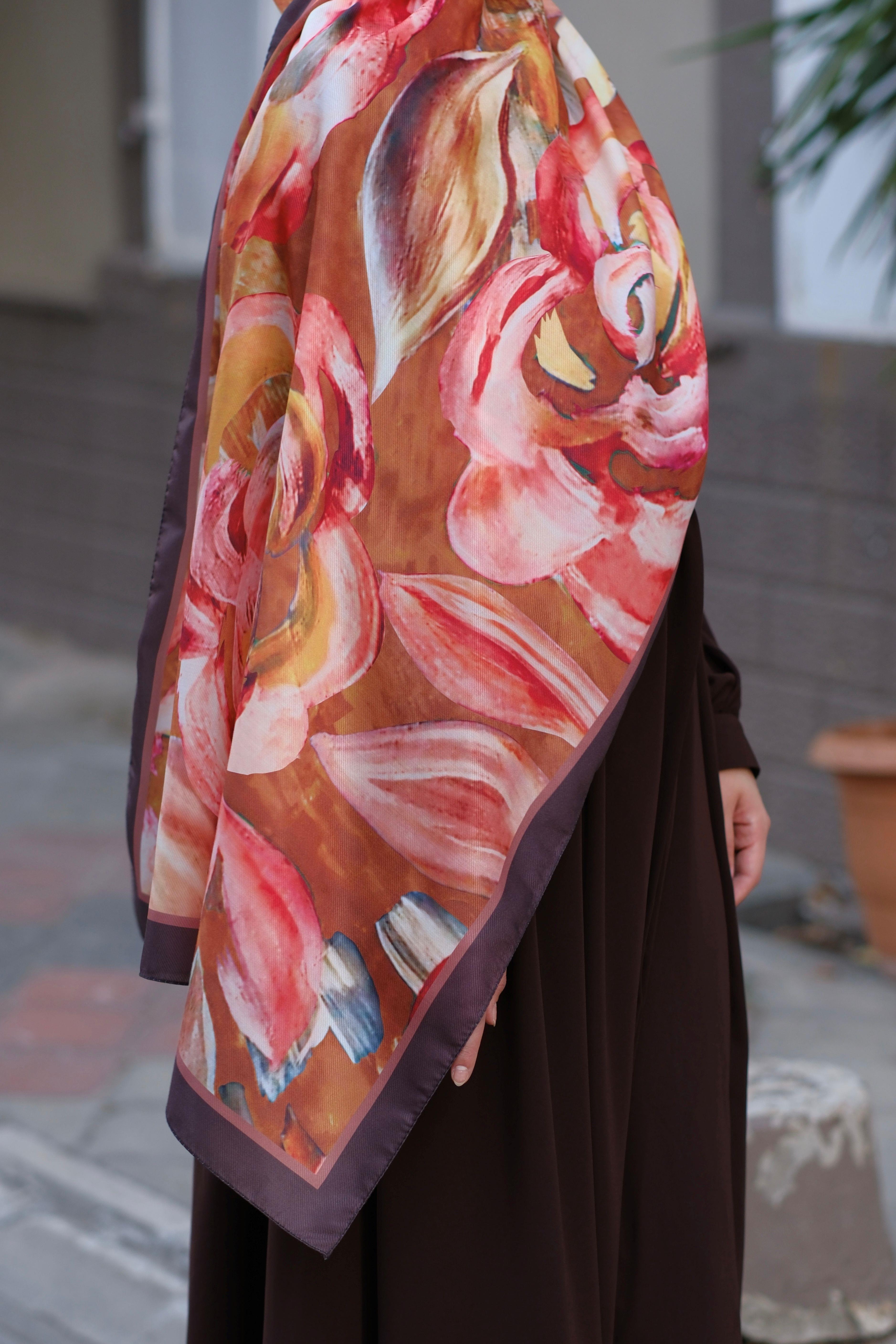 Gül Desenli Şal KAHVERENGİ