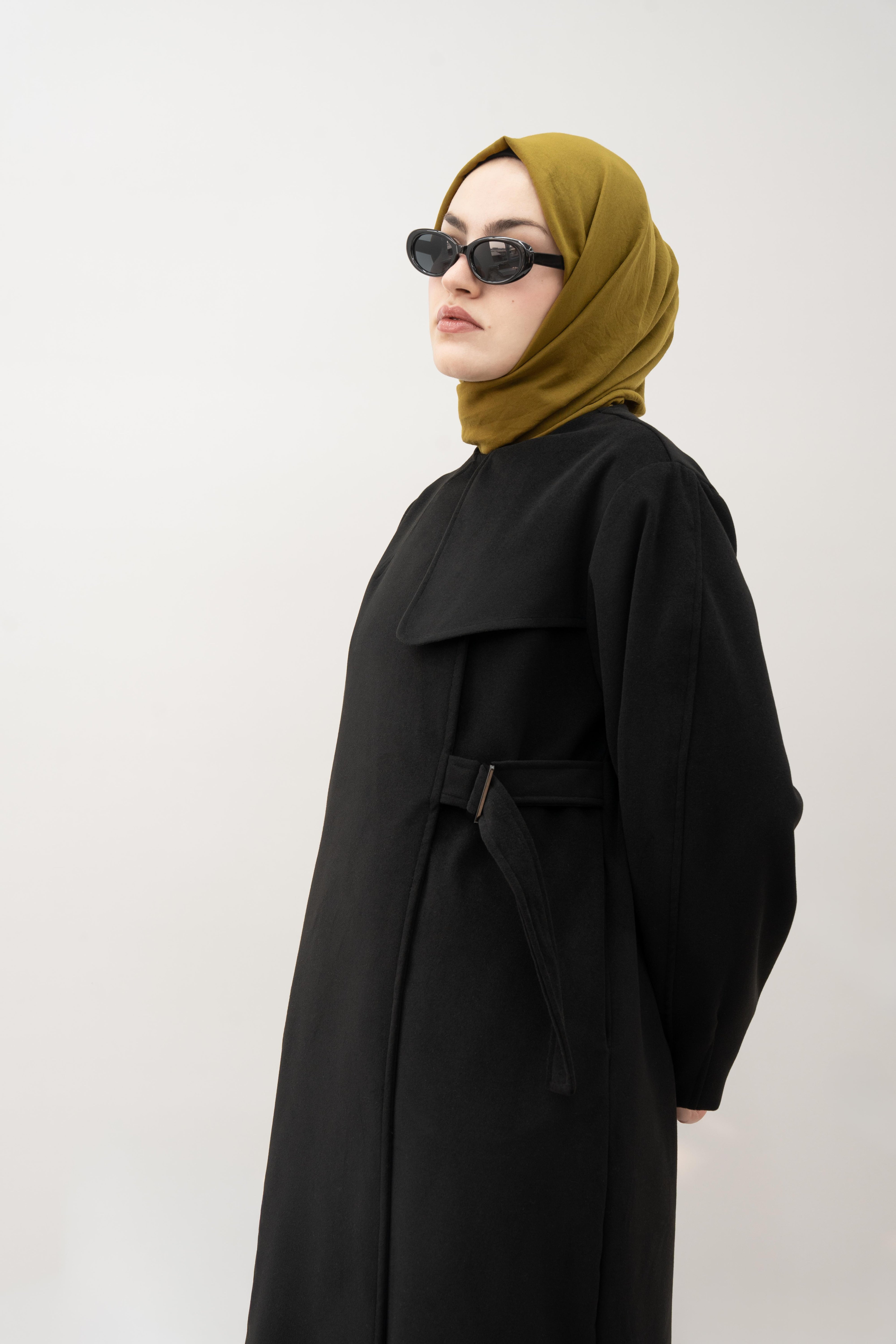 Kemer Detaylı Asimetrik Kaban Siyah