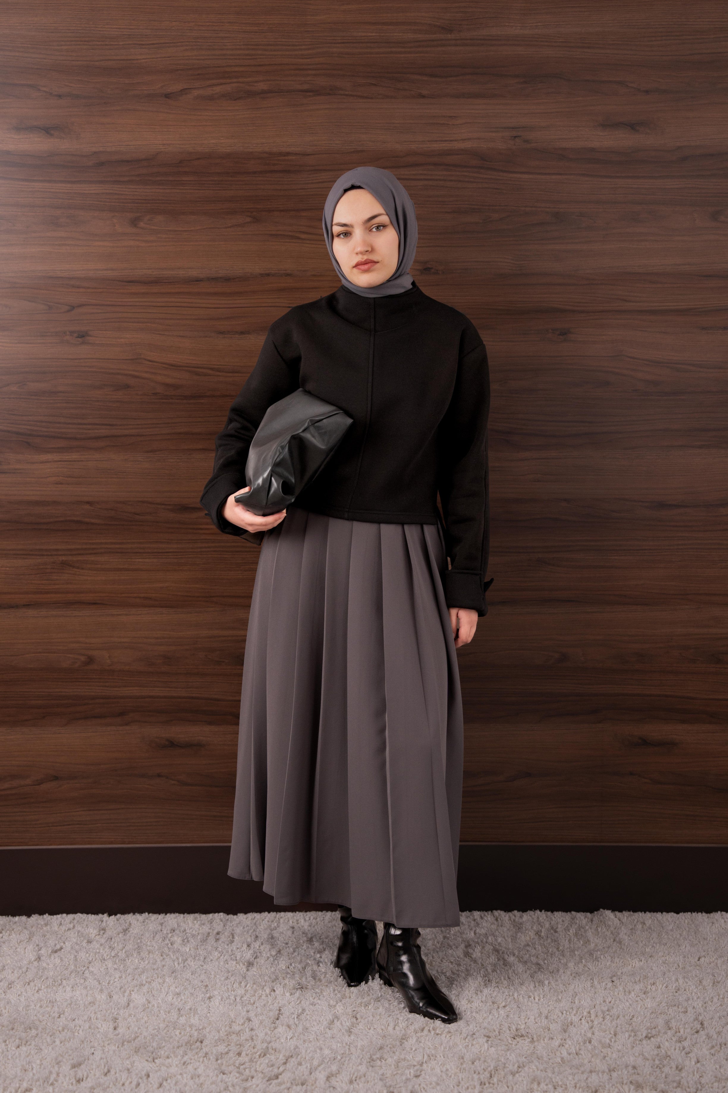 Manşetli Yırtmaç Detaylı Sweatshirt Siyah