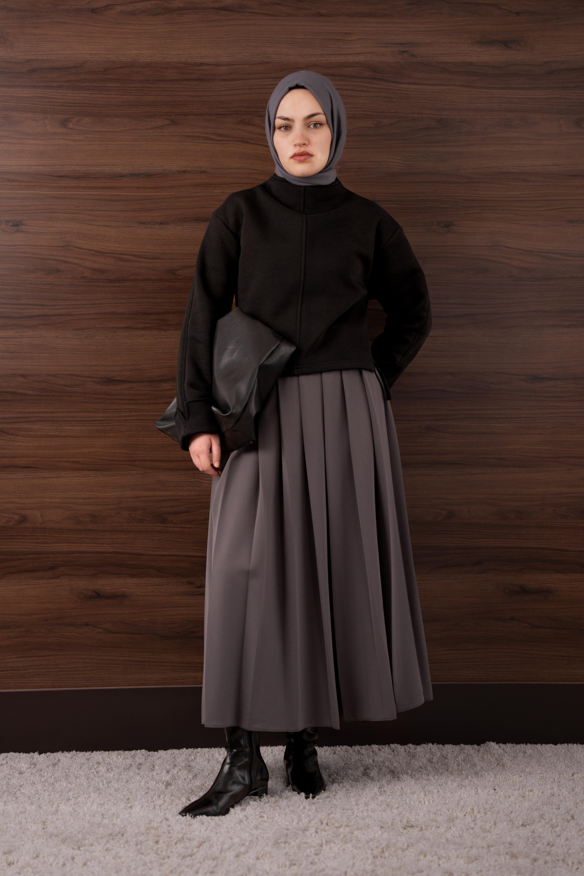 Manşetli Yırtmaç Detaylı Sweatshirt Siyah