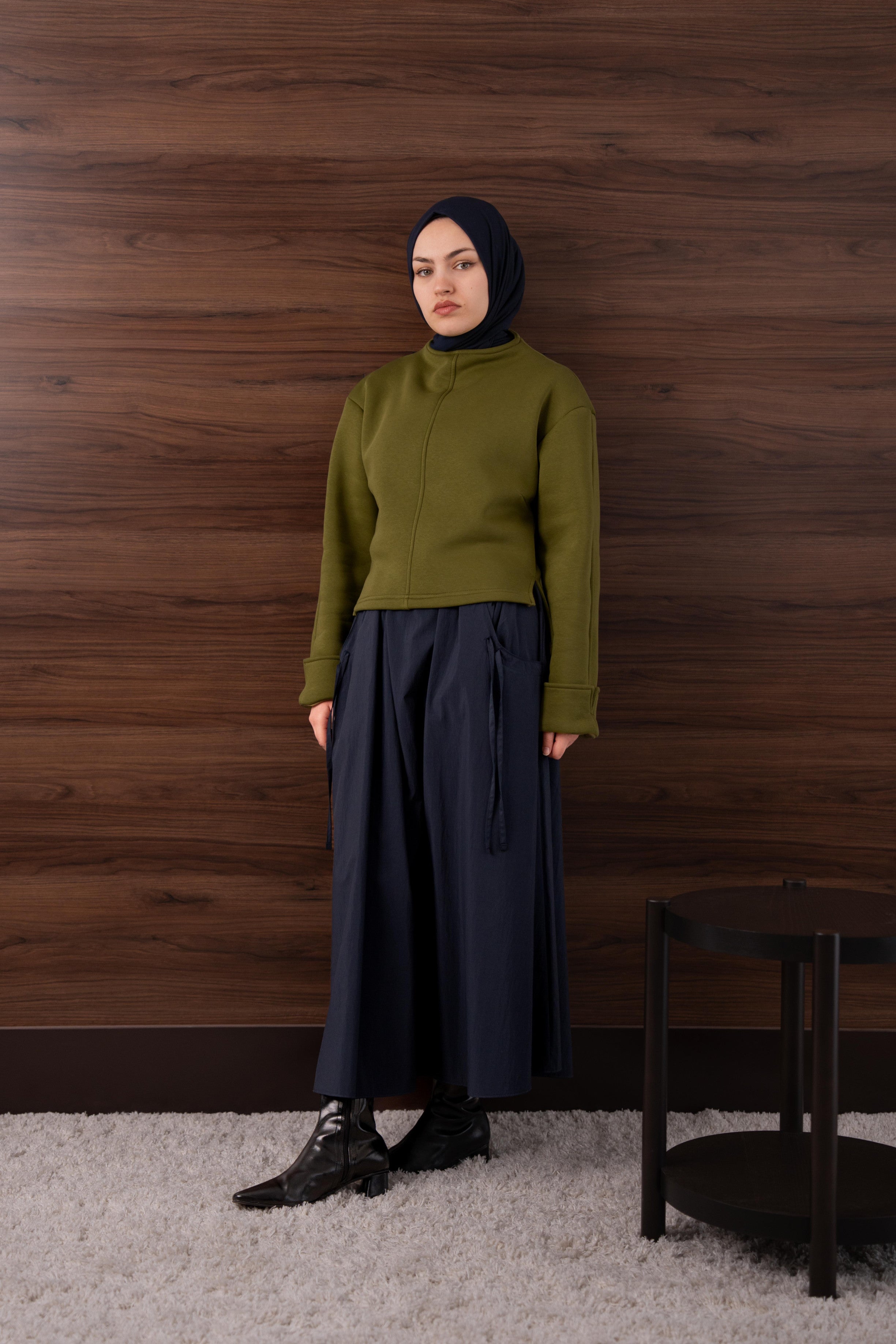 Manşetli Yırtmaç Detaylı Sweatshirt YAĞ YEŞİLİ