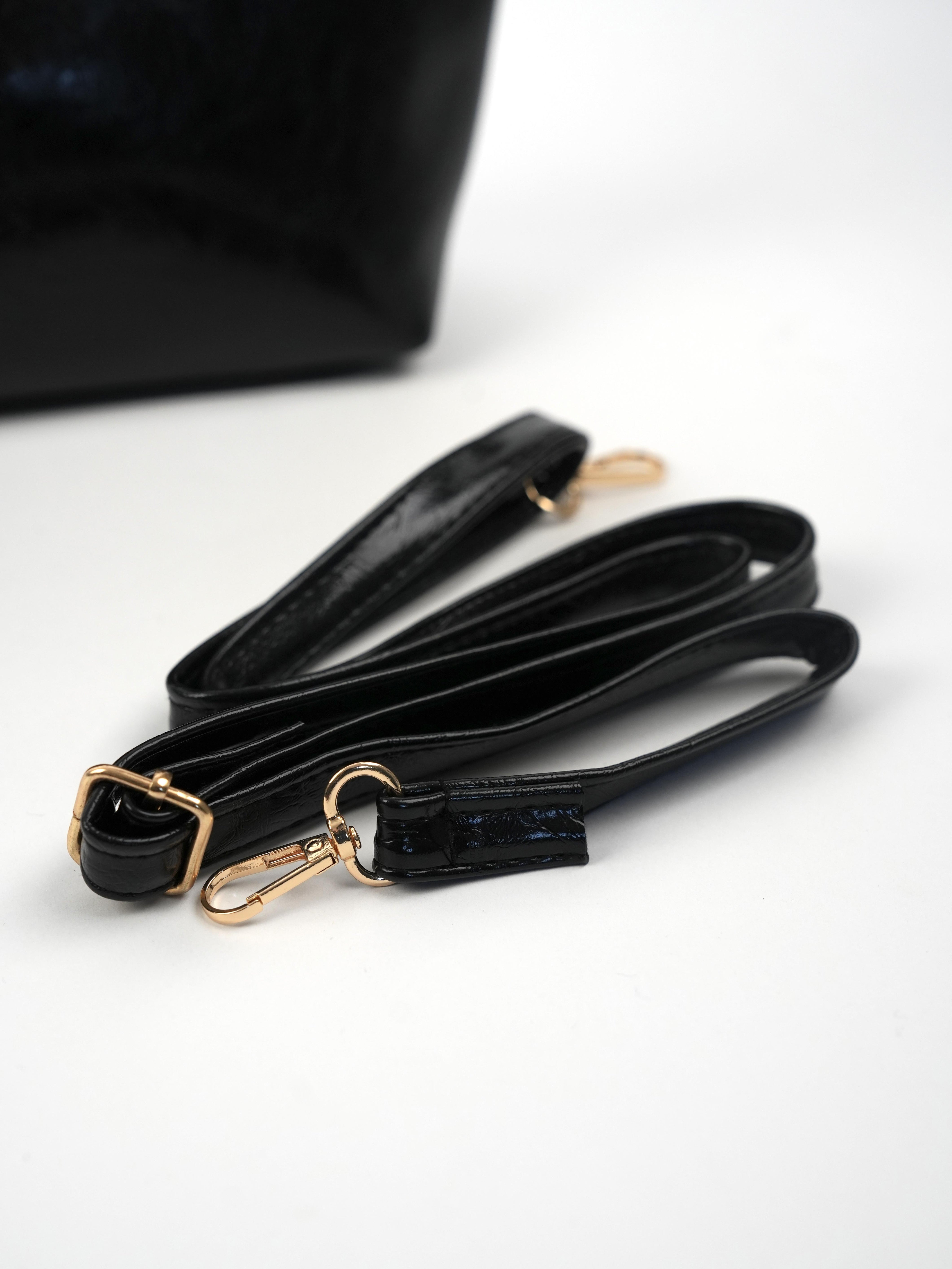 Ön Kemerli Çanta Siyah