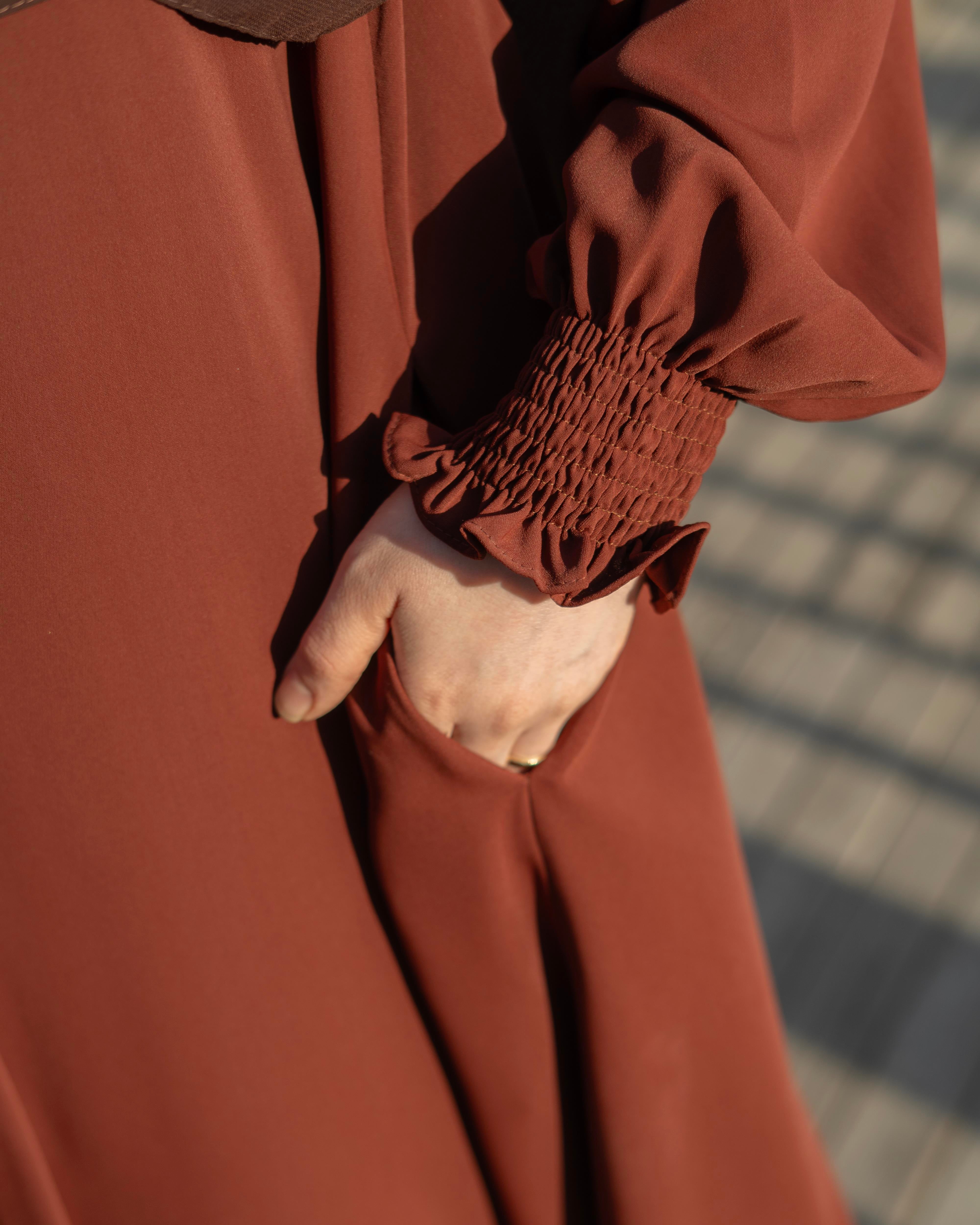 Aynil Kloş Ferace KIZILCIK