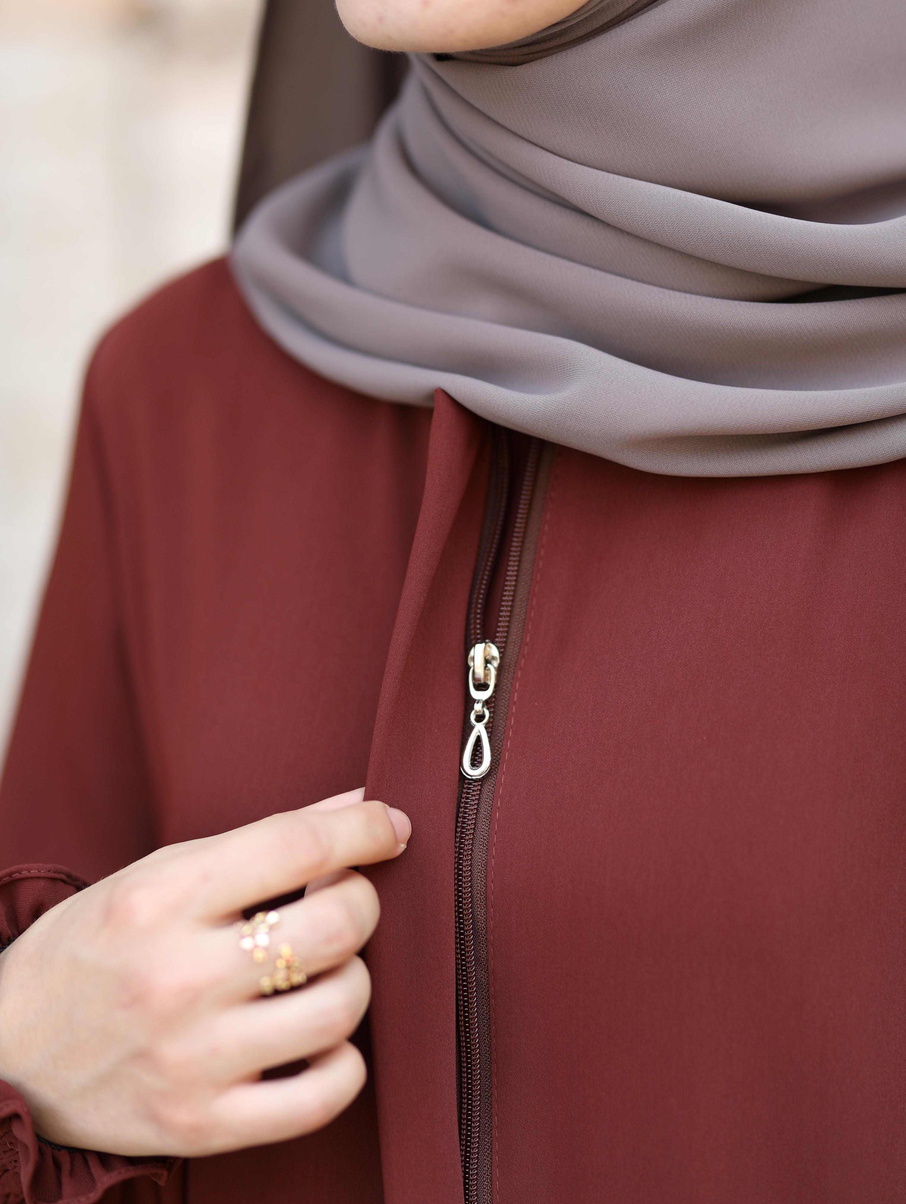 Aynil Kloş Ferace KIZILCIK