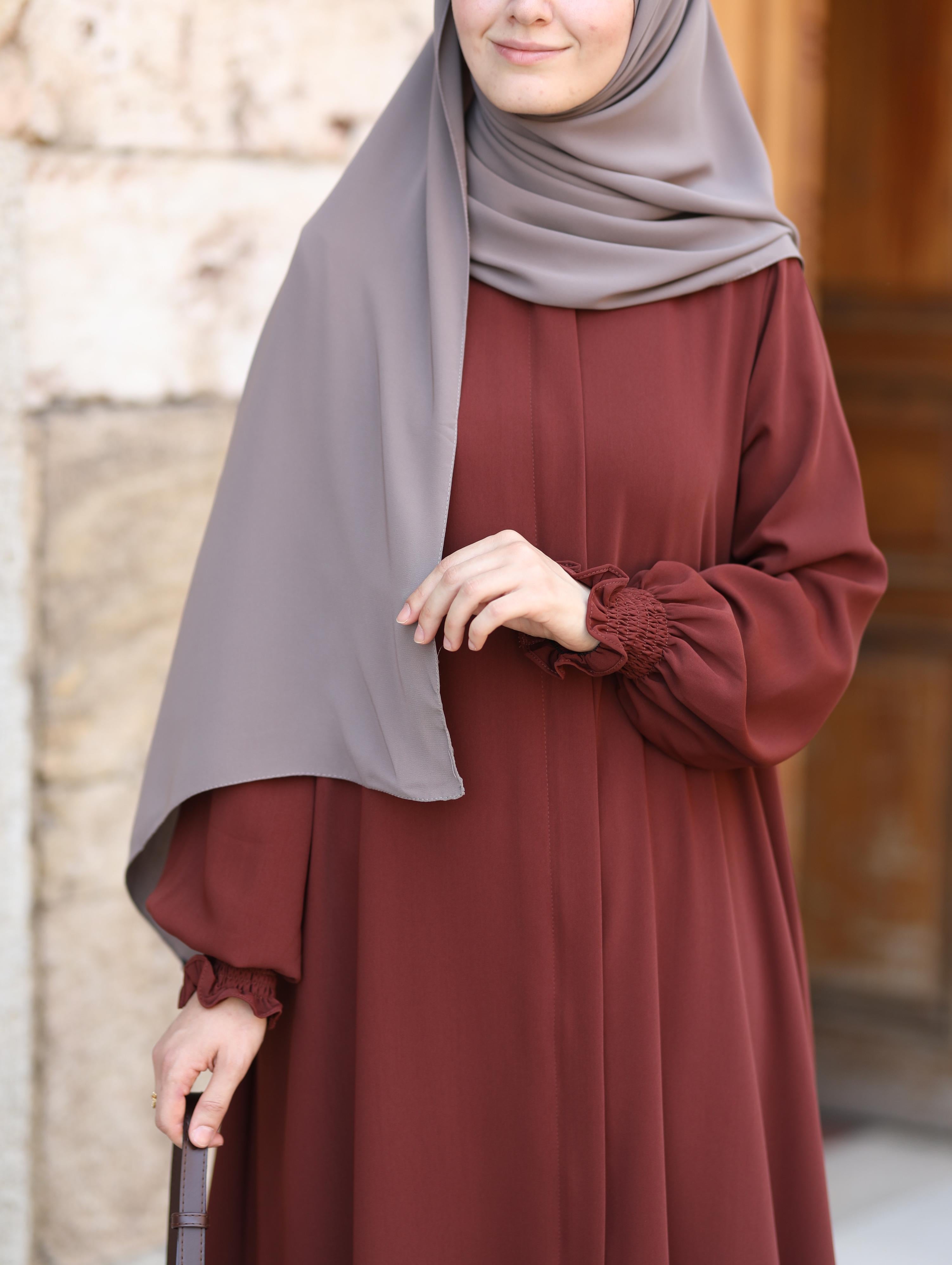 Aynil Kloş Ferace KIZILCIK