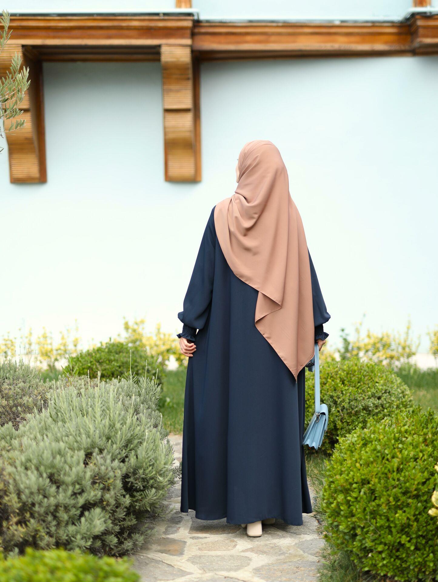 Aynil Kloş Ferace Lacivert