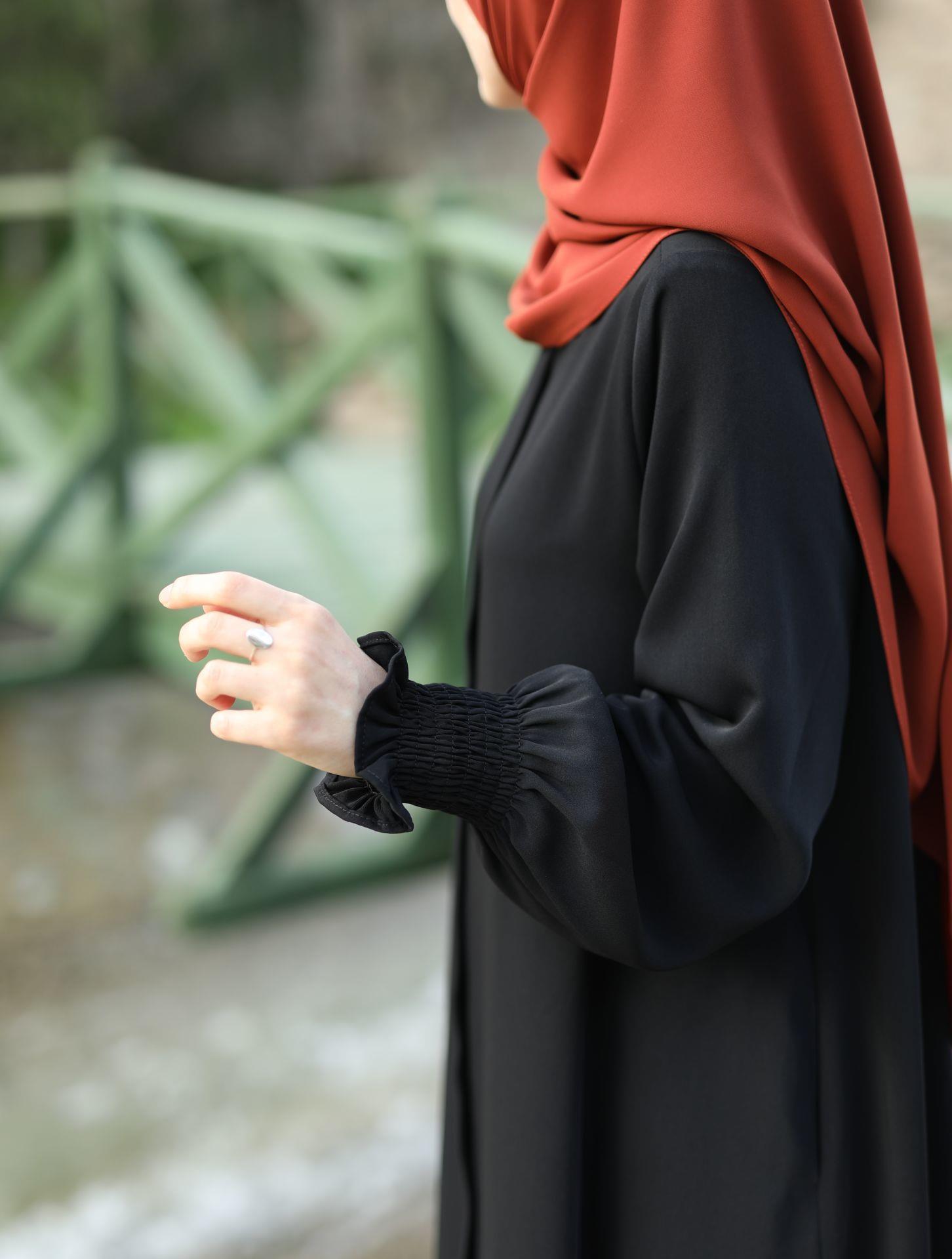 Aynil Kloş Ferace Siyah