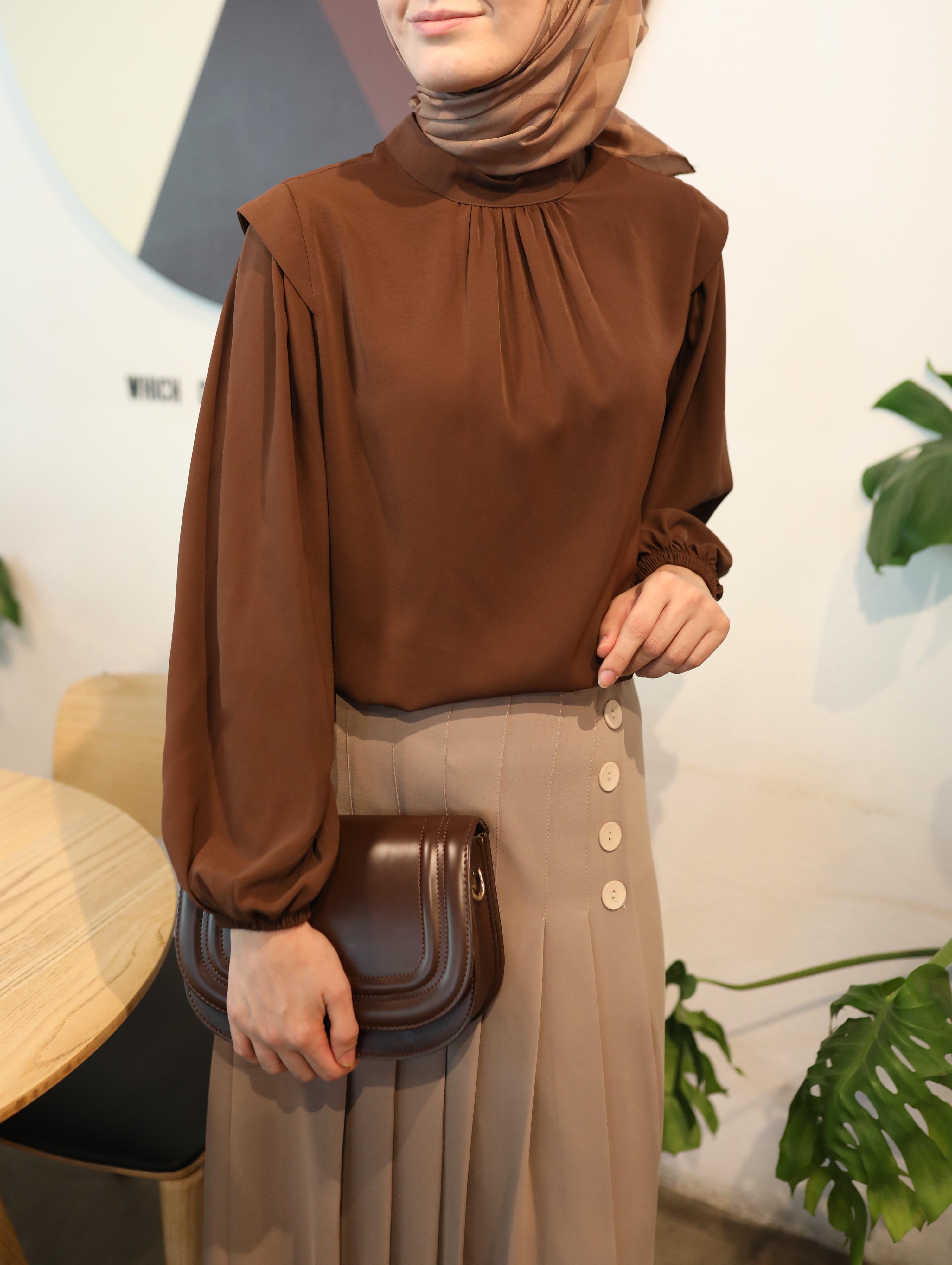 Büzgü Detaylı Gömlek KAHVERENGİ