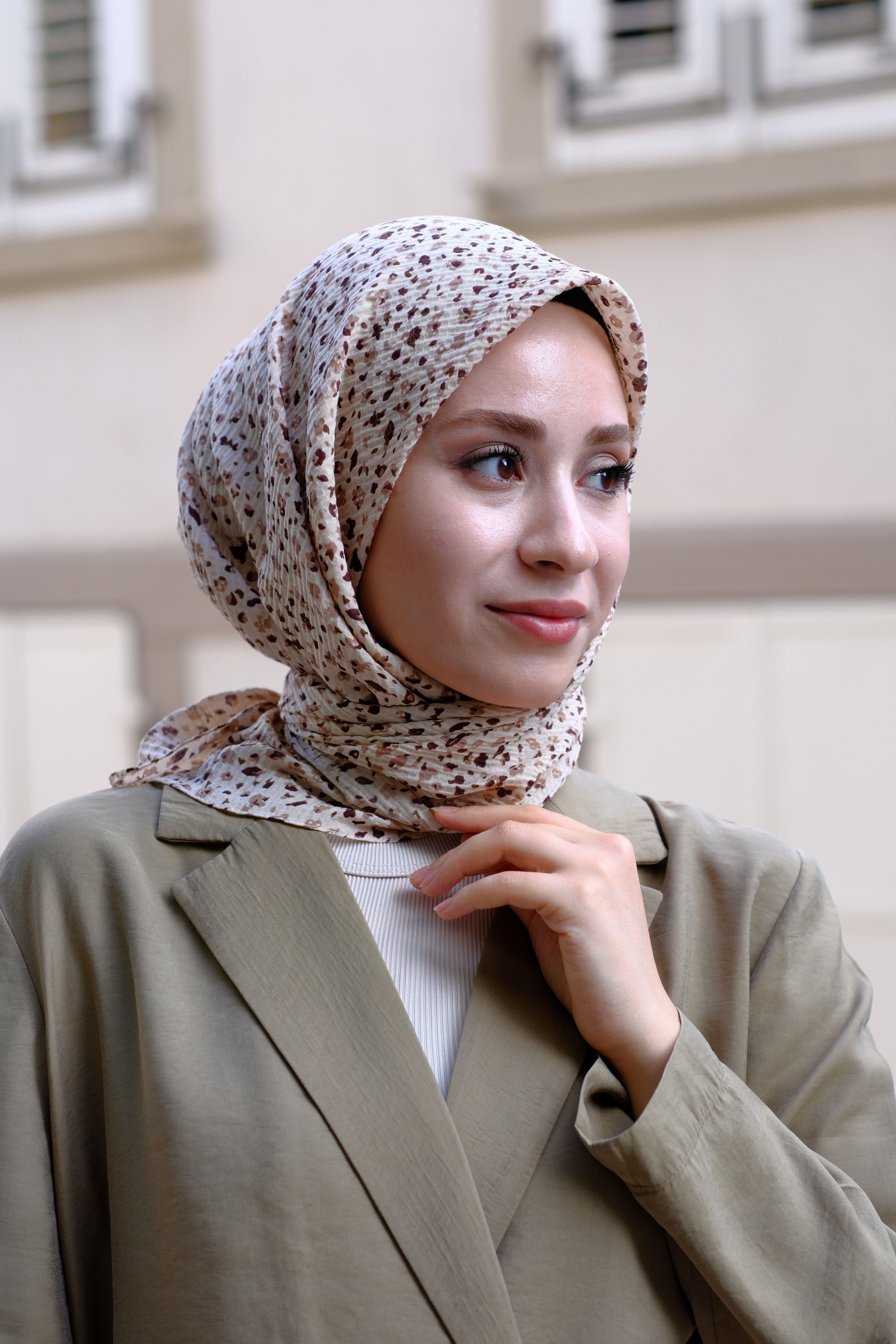 Çiçek Desenli Bürümcük Eşarp BEJ