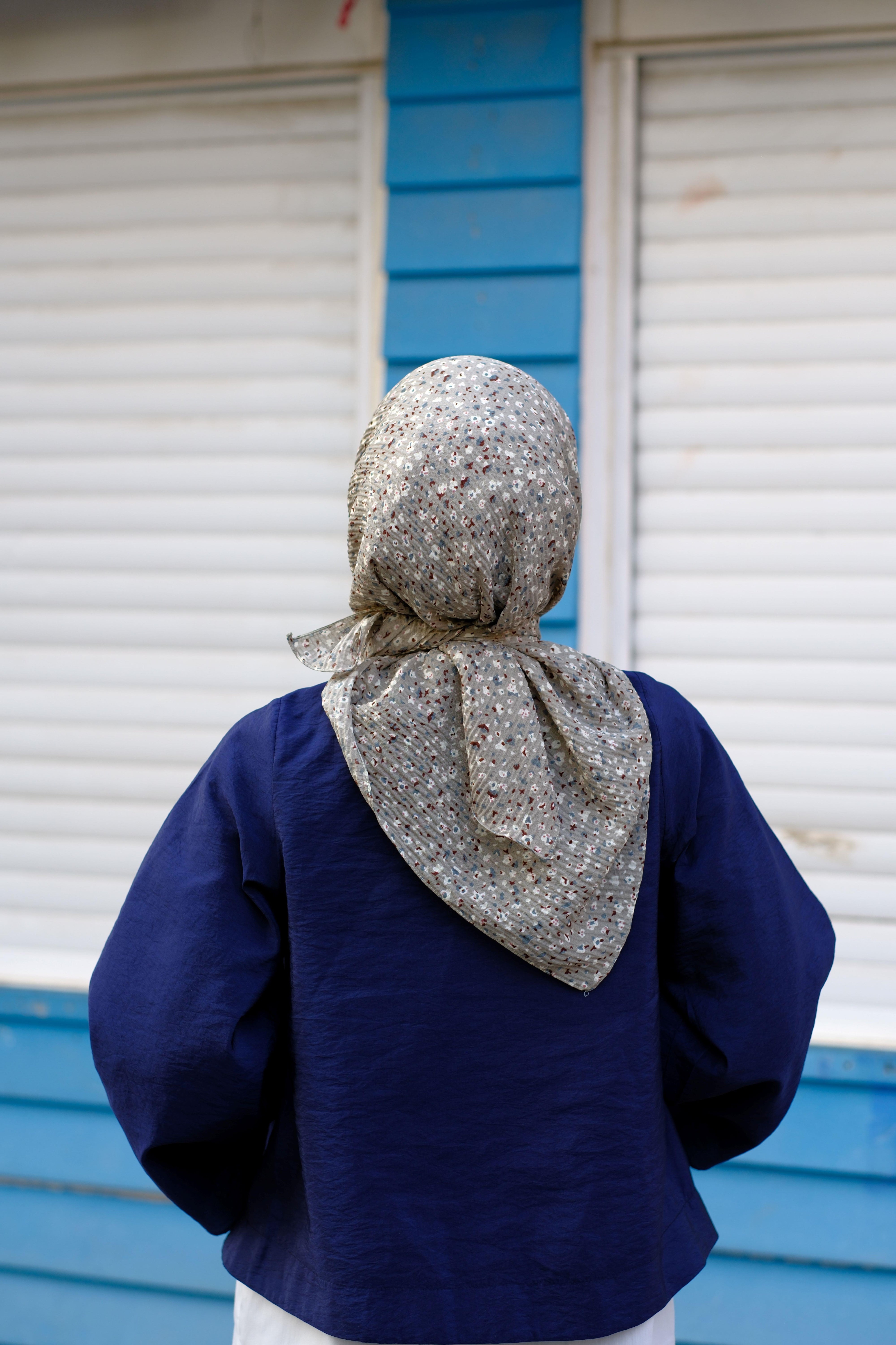 Çiçek Desenli Bürümcük Eşarp Küf Yeşili