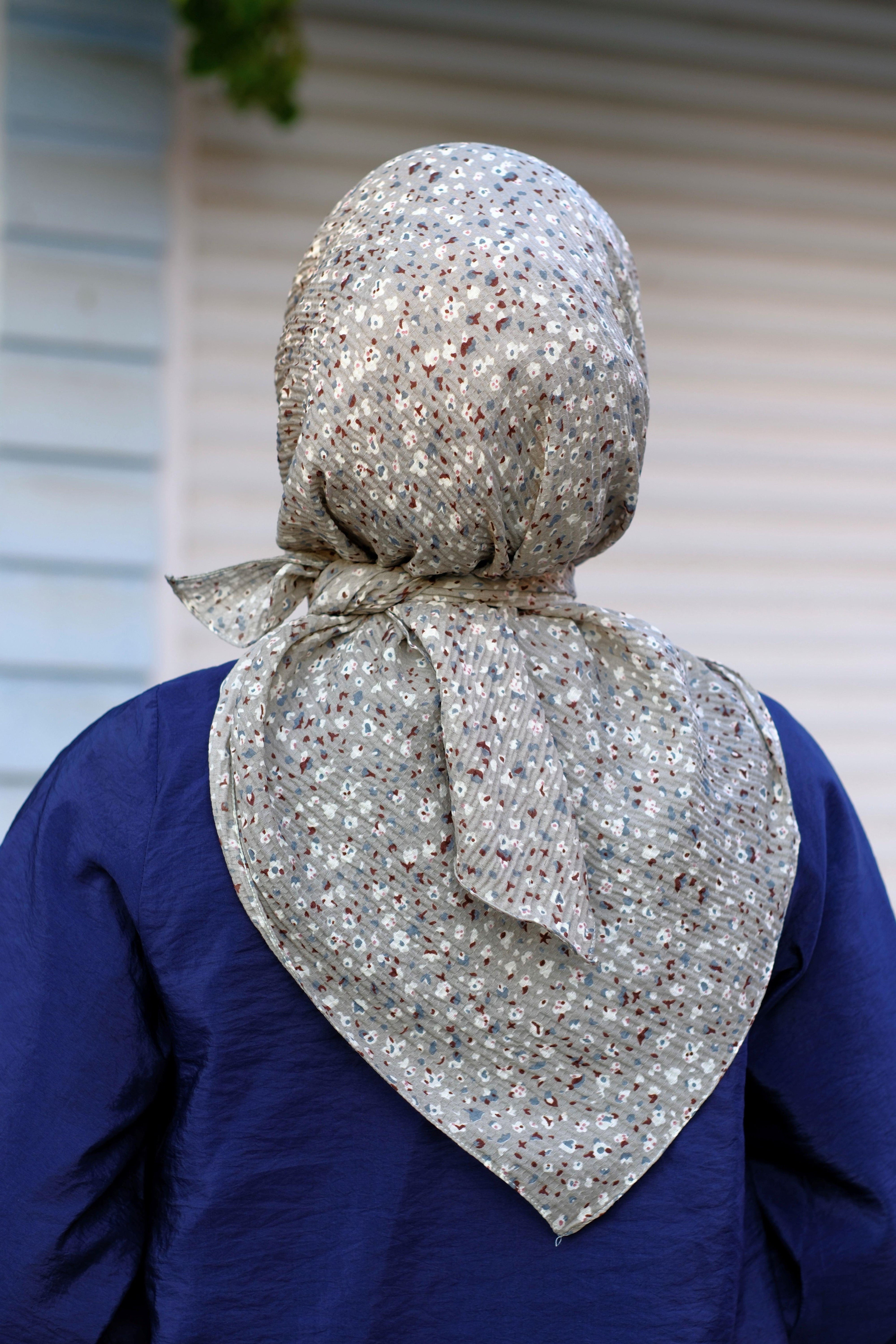 Çiçek Desenli Bürümcük Eşarp Küf Yeşili