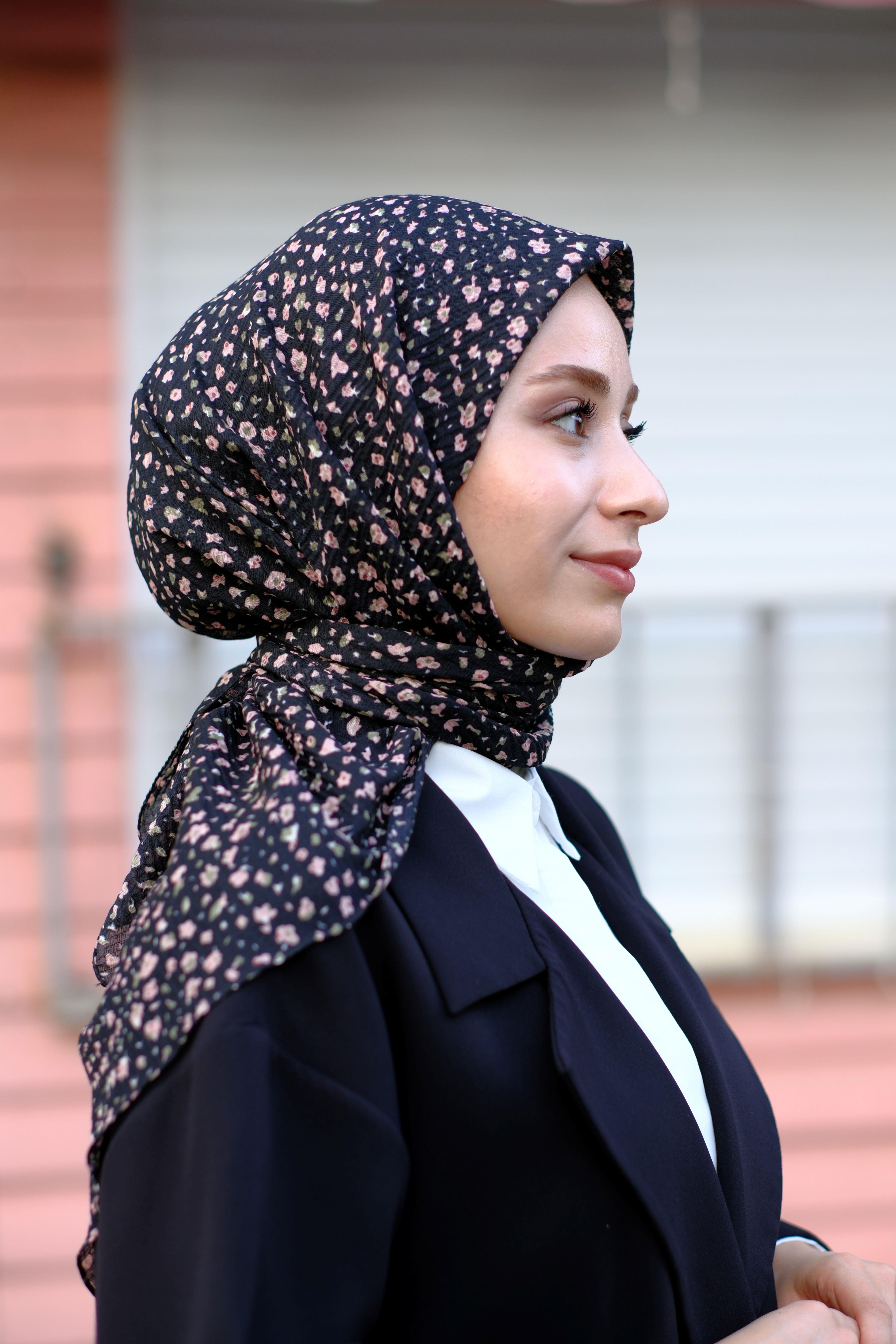 Çiçek Desenli Bürümcük Eşarp SİYAH - PEMBE