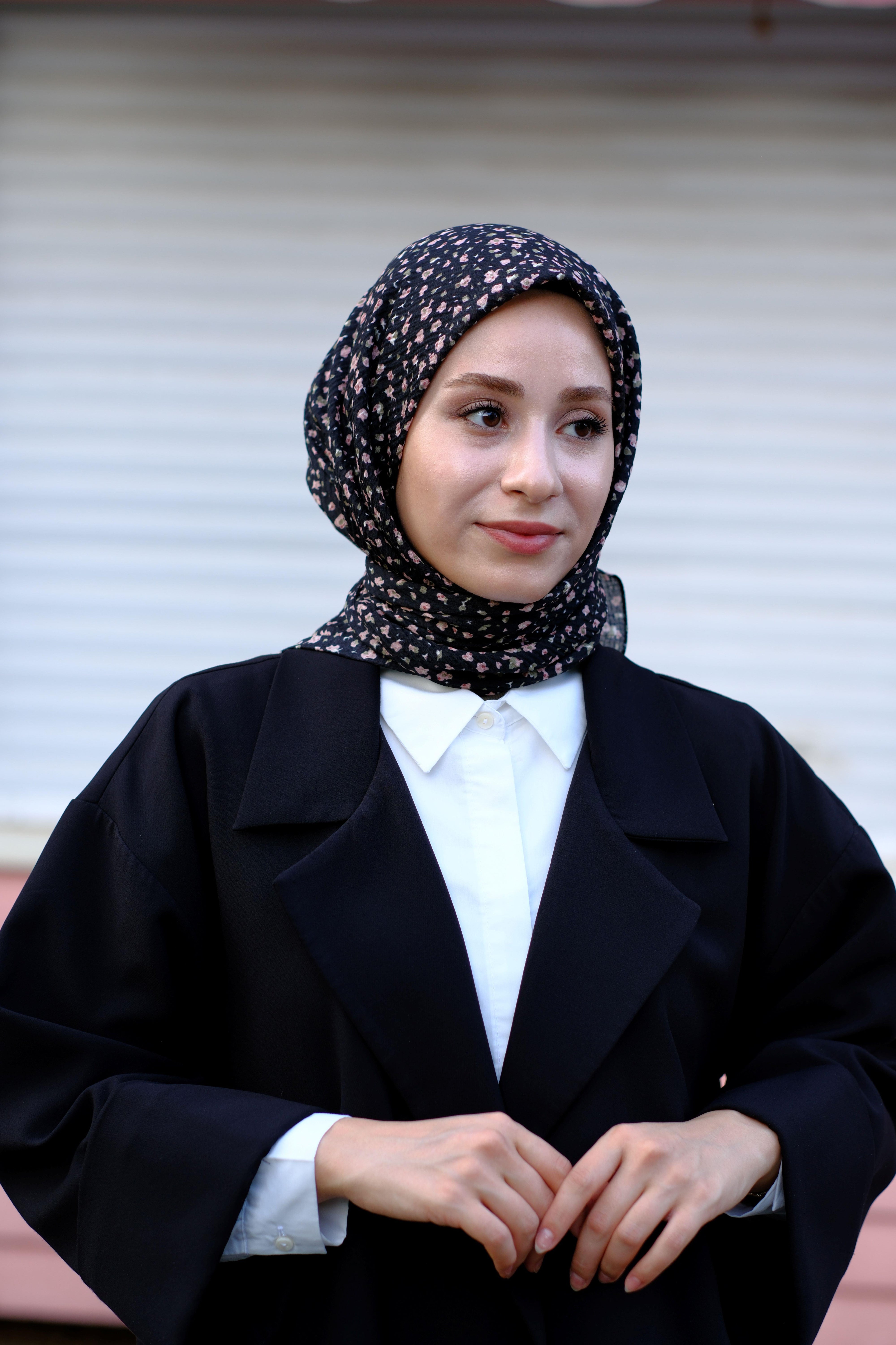 Çiçek Desenli Bürümcük Eşarp SİYAH - PEMBE