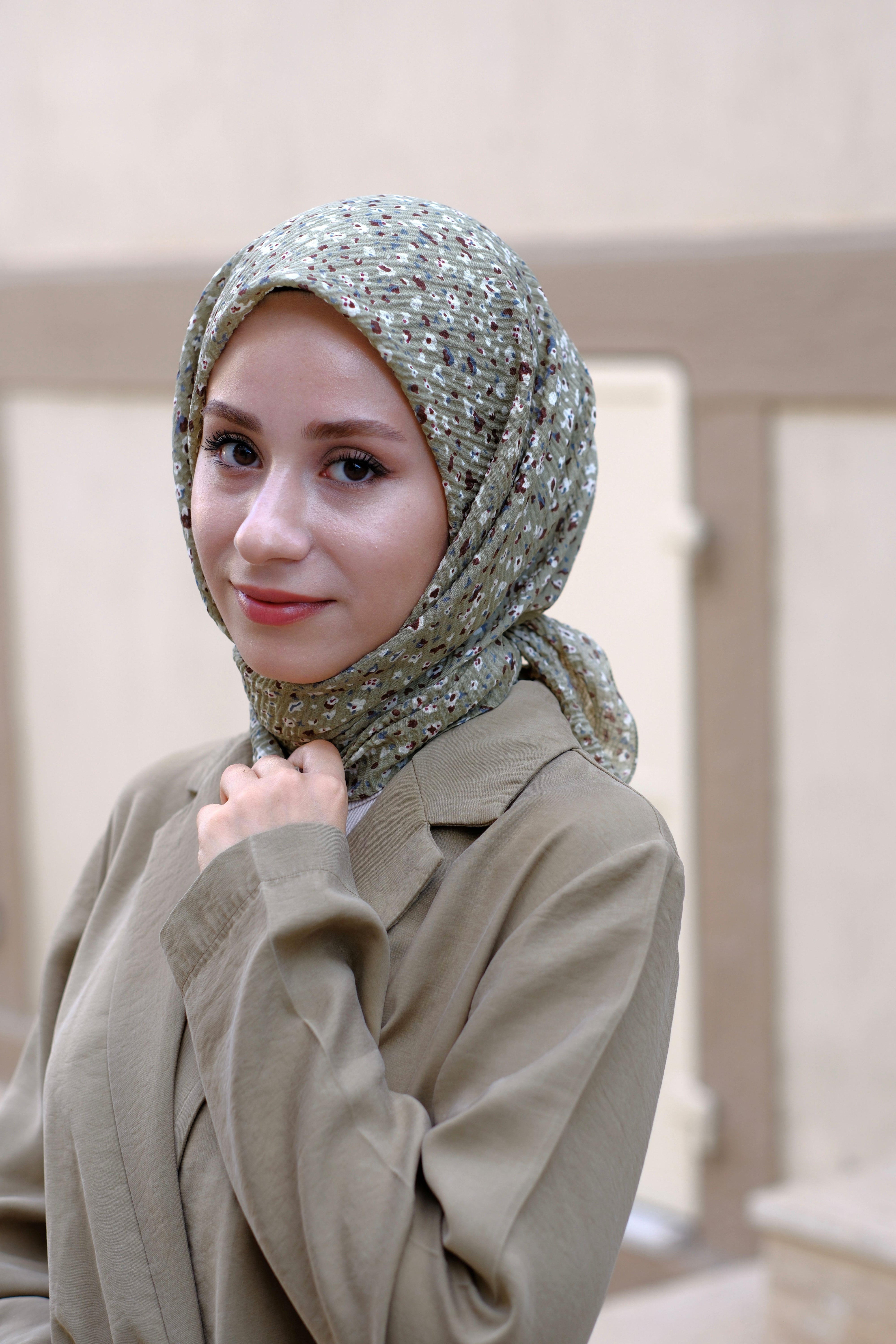 Çiçek Desenli Bürümcük Eşarp Yeşil