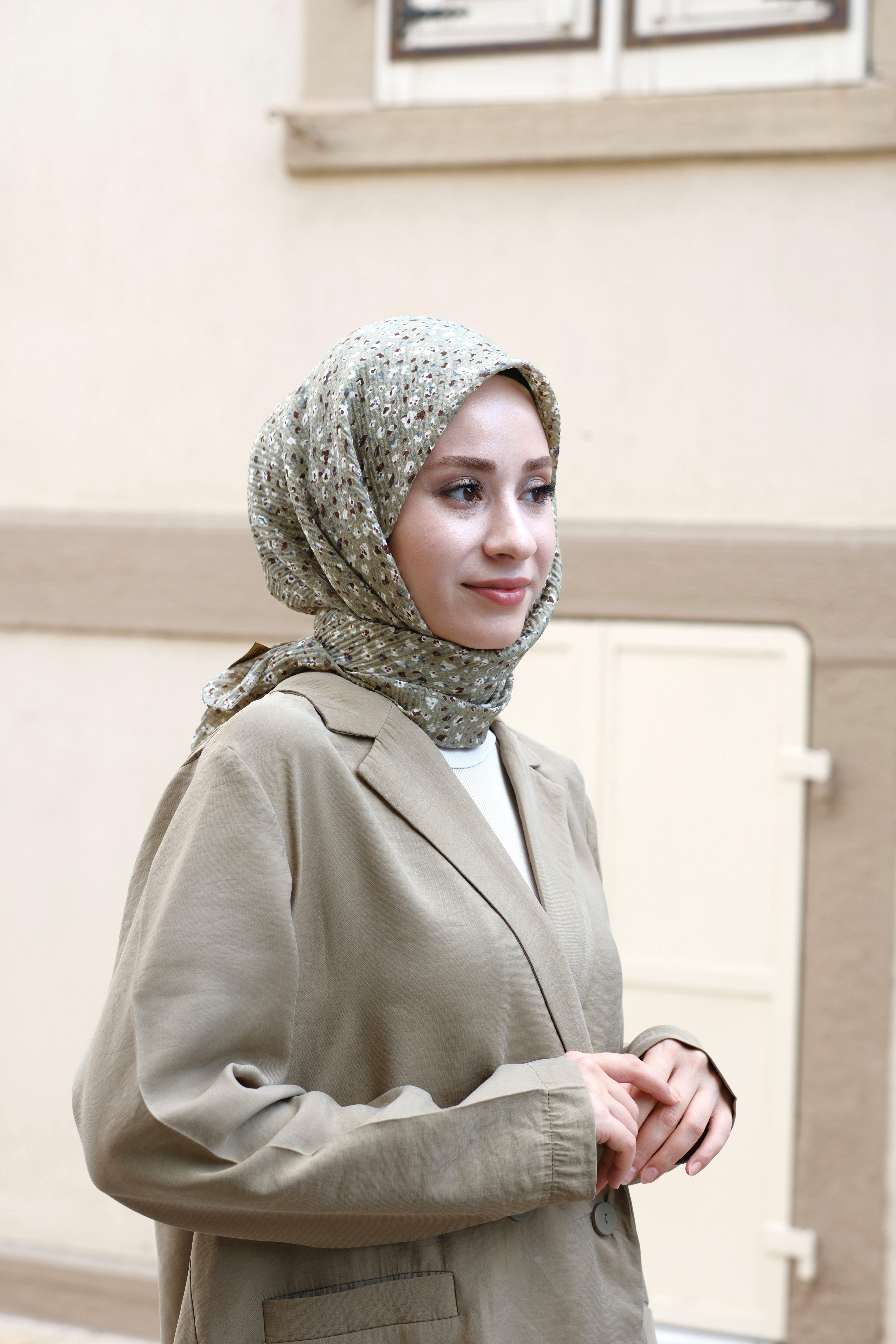 Çiçek Desenli Bürümcük Eşarp YEŞİL