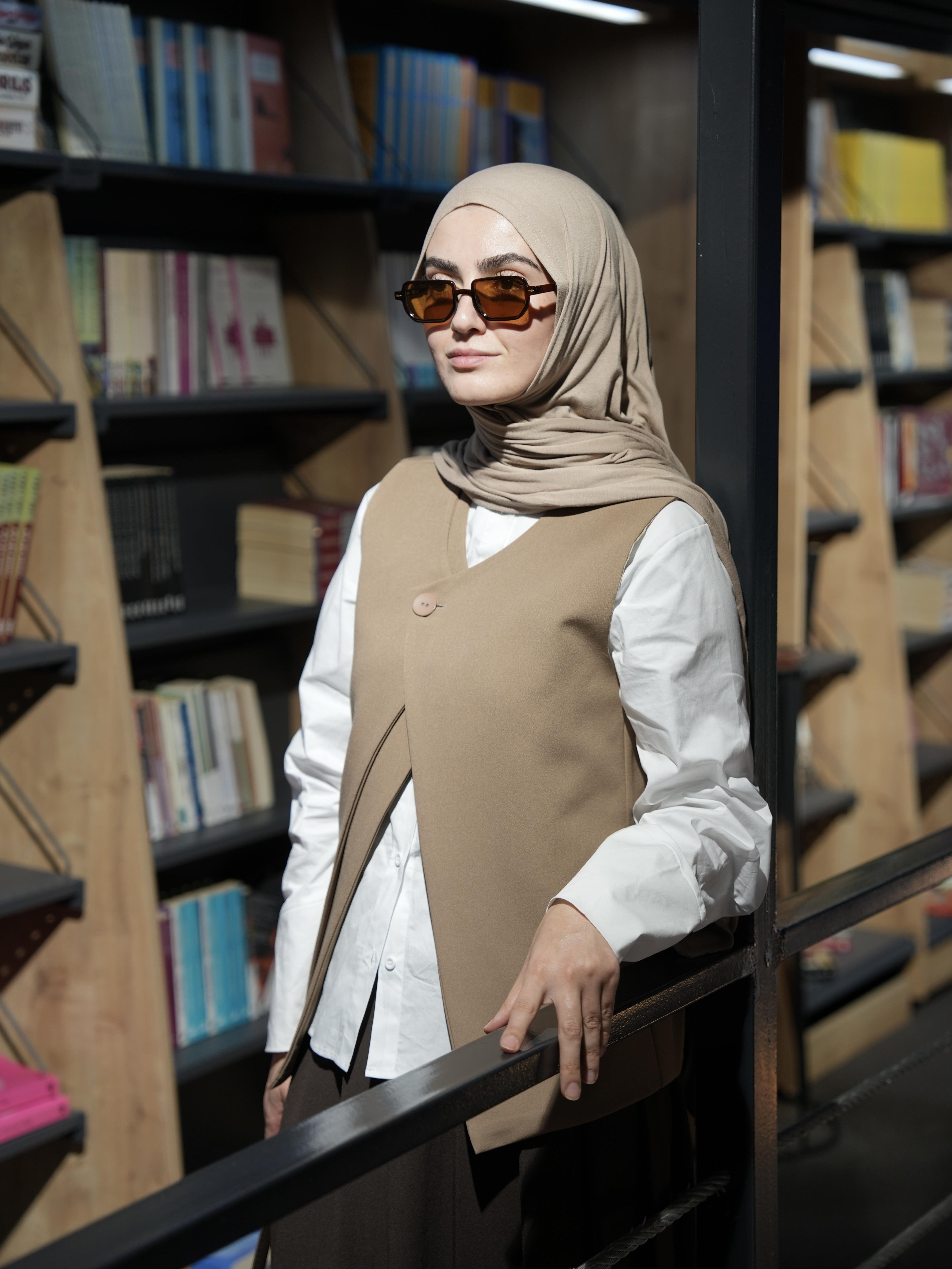 Çift Kat Yelek Koyu Bej