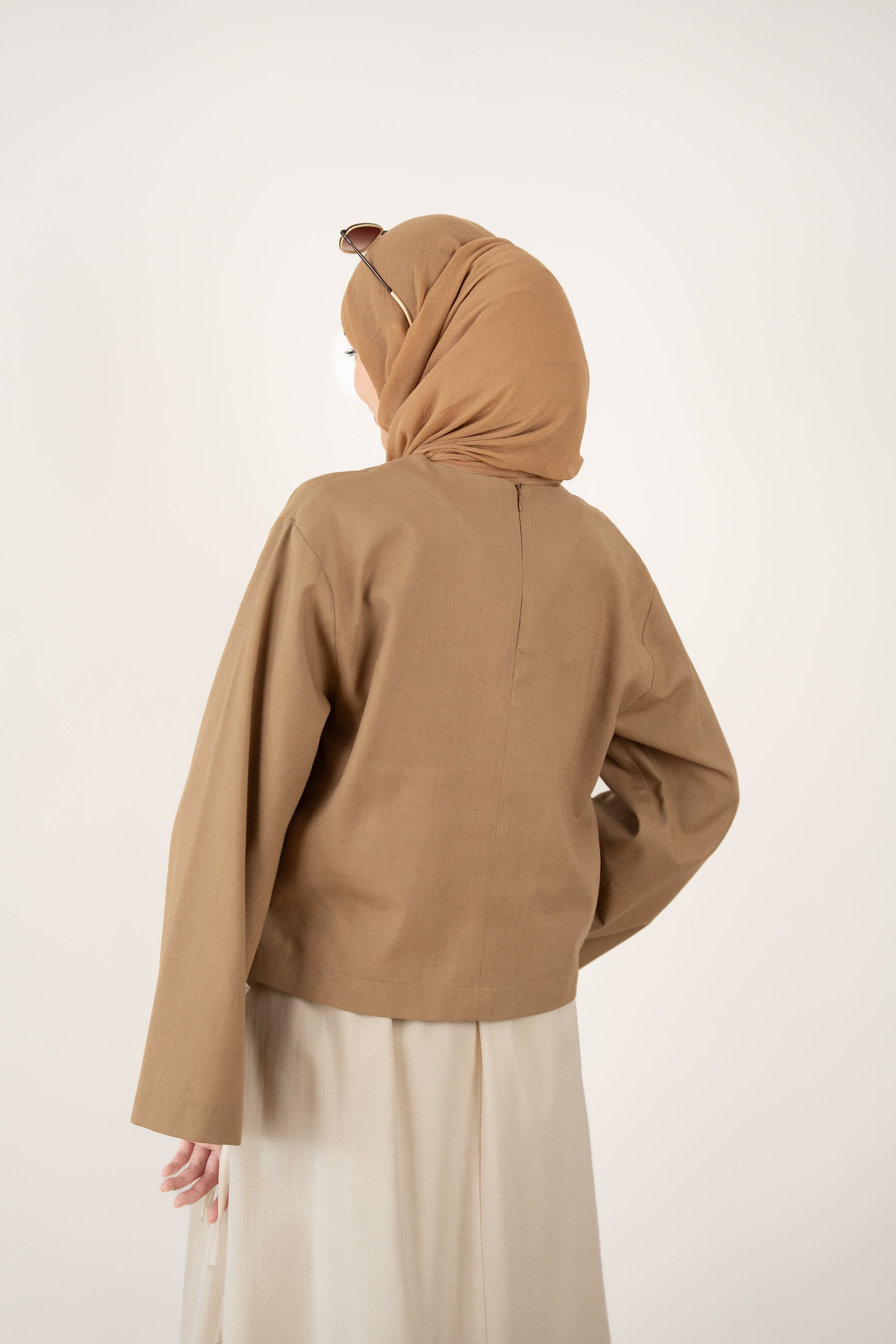 V Yaka Keten Bluz CAMEL