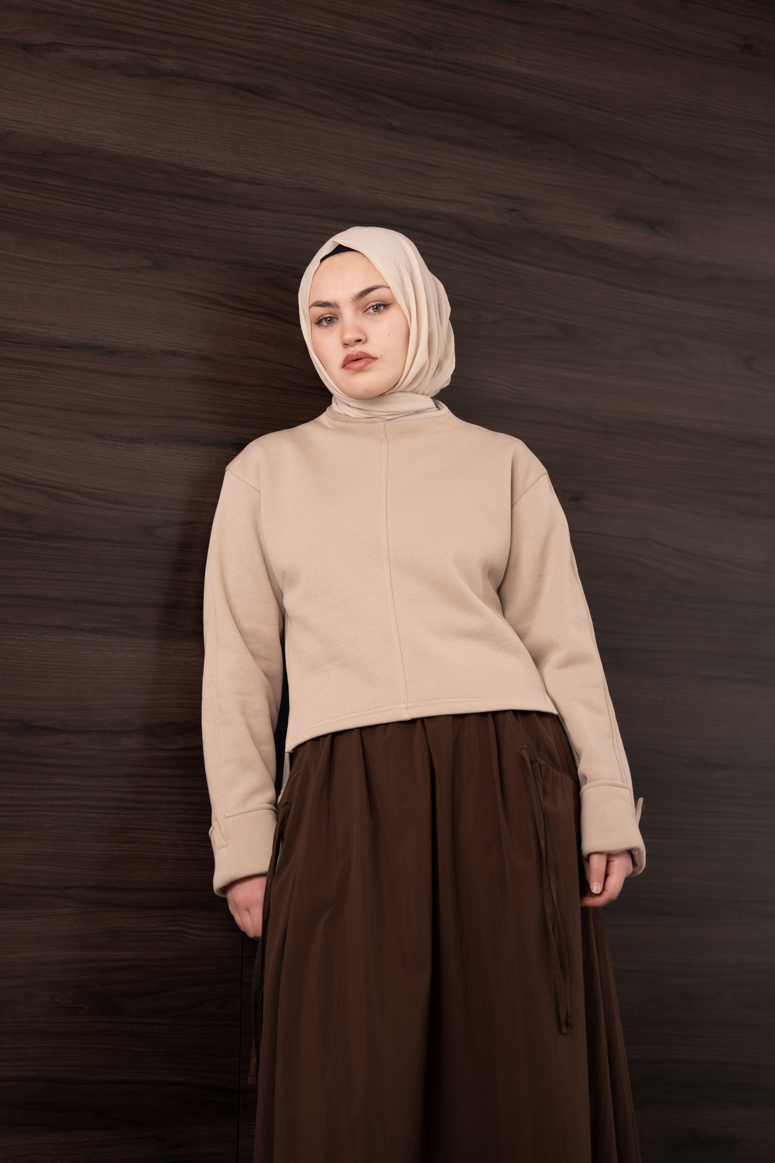 Manşetli Yırtmaç Detaylı Sweatshirt BEJ