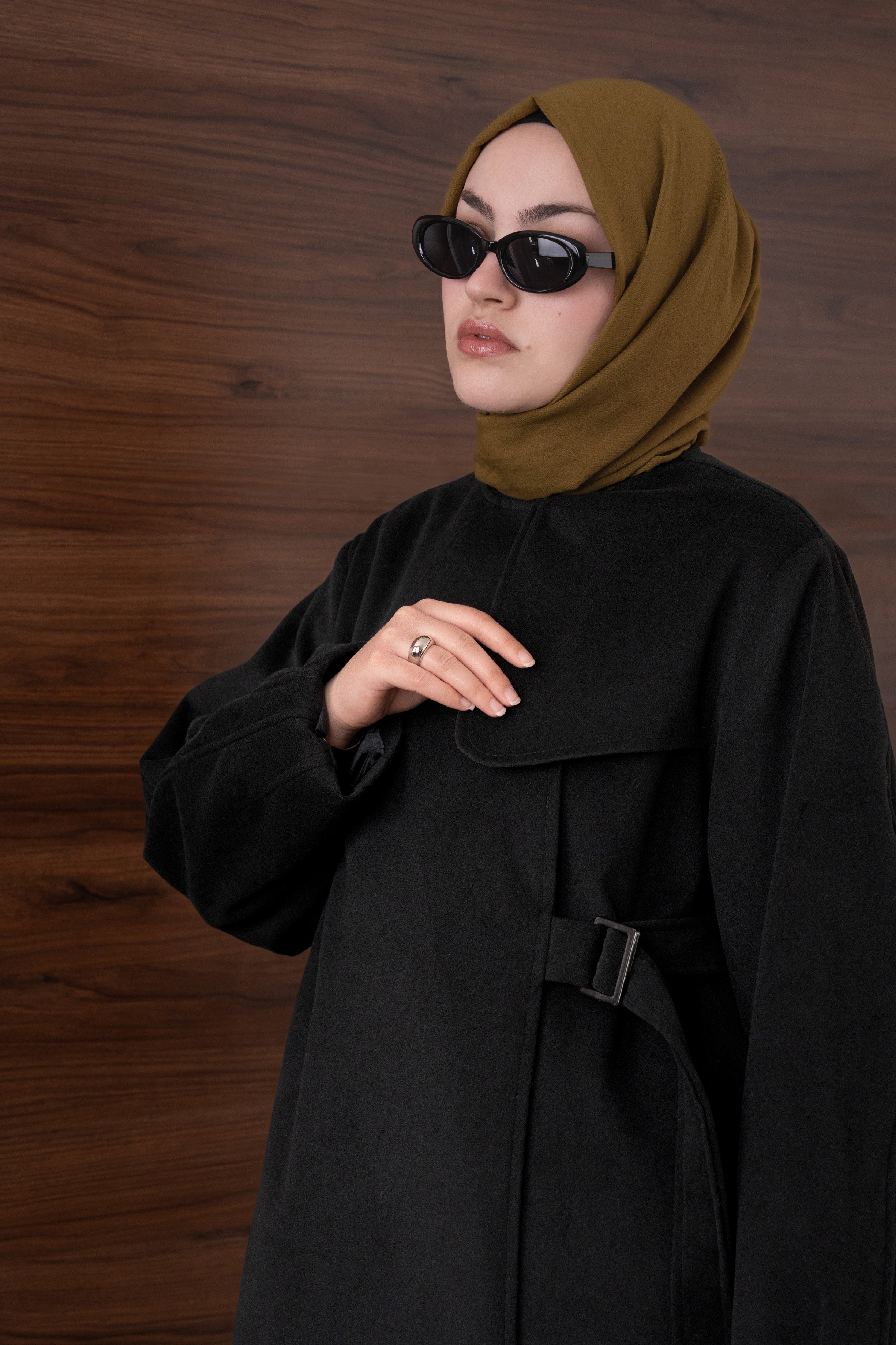 Kemer Detaylı Asimetrik Kaban Siyah