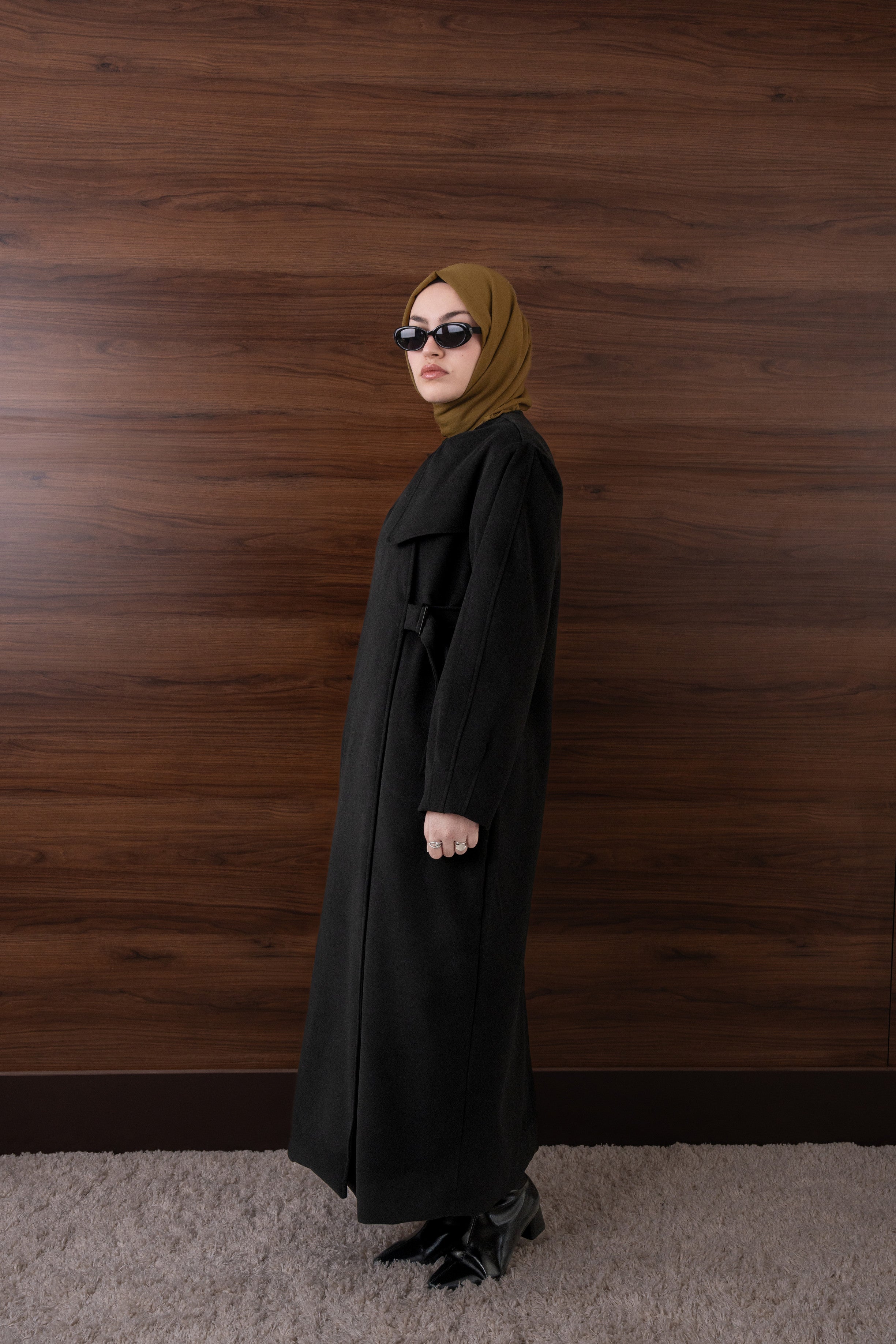 Kemer Detaylı Asimetrik Kaban Siyah