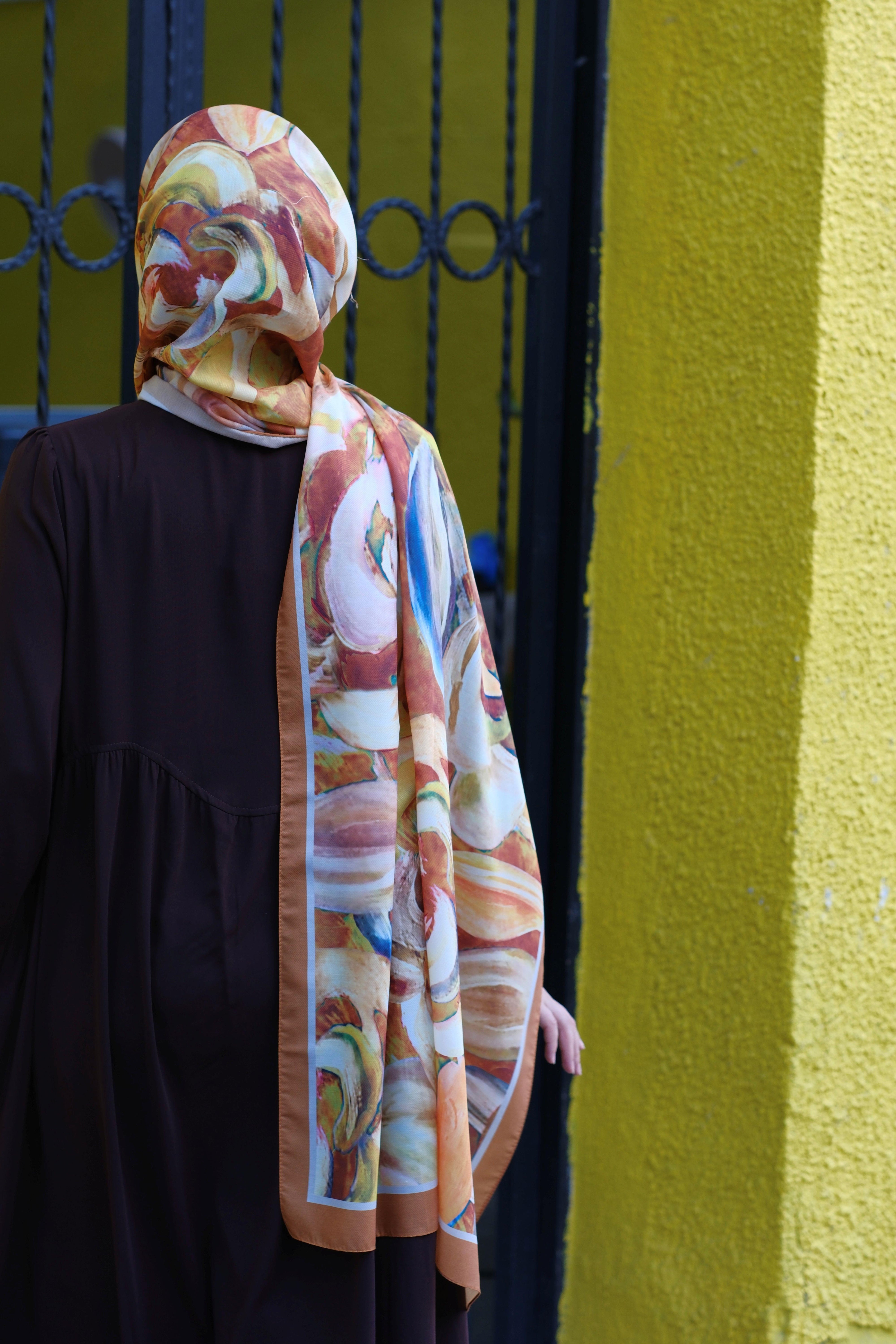 Gül Desenli Şal Hardal