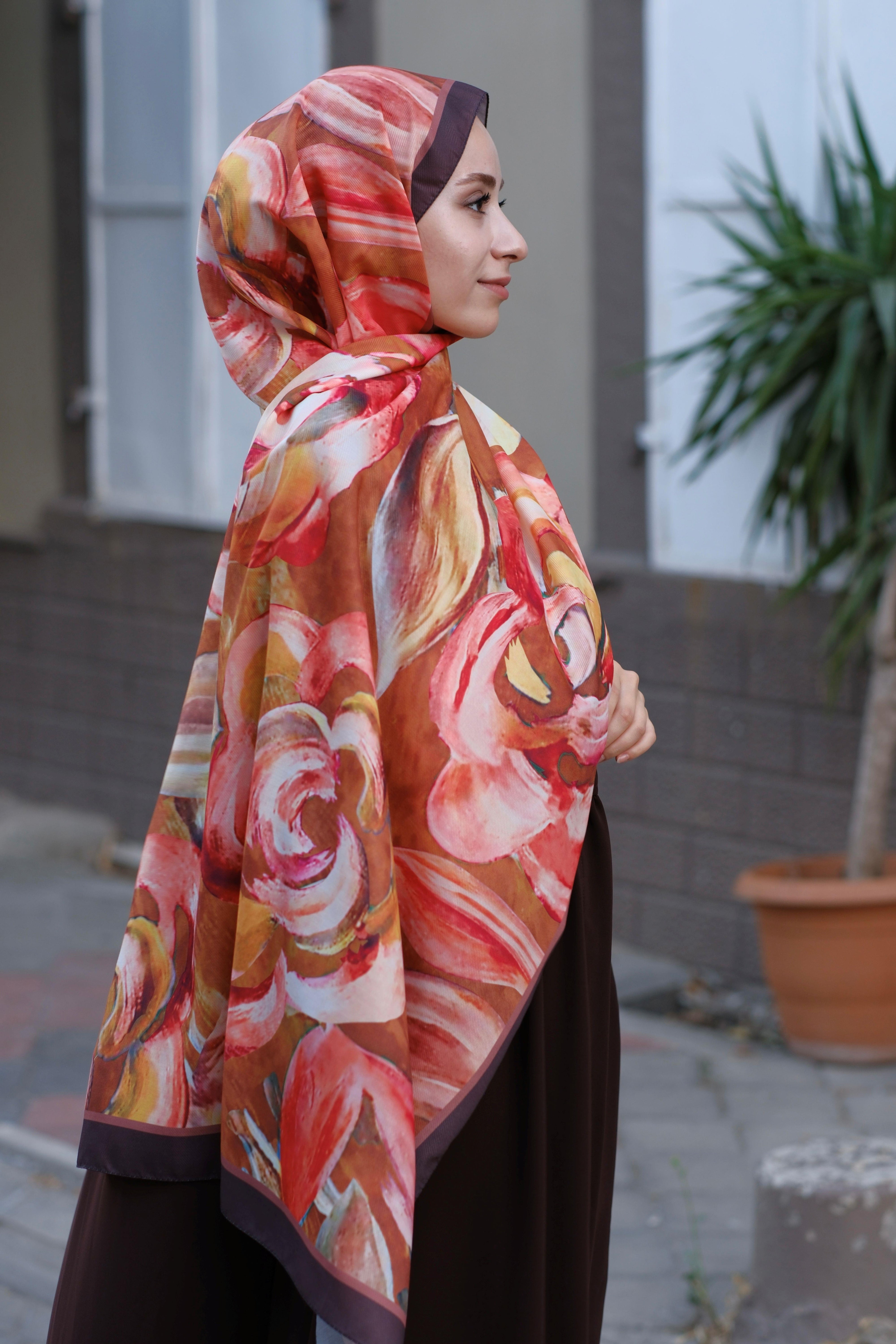 Gül Desenli Şal KAHVERENGİ