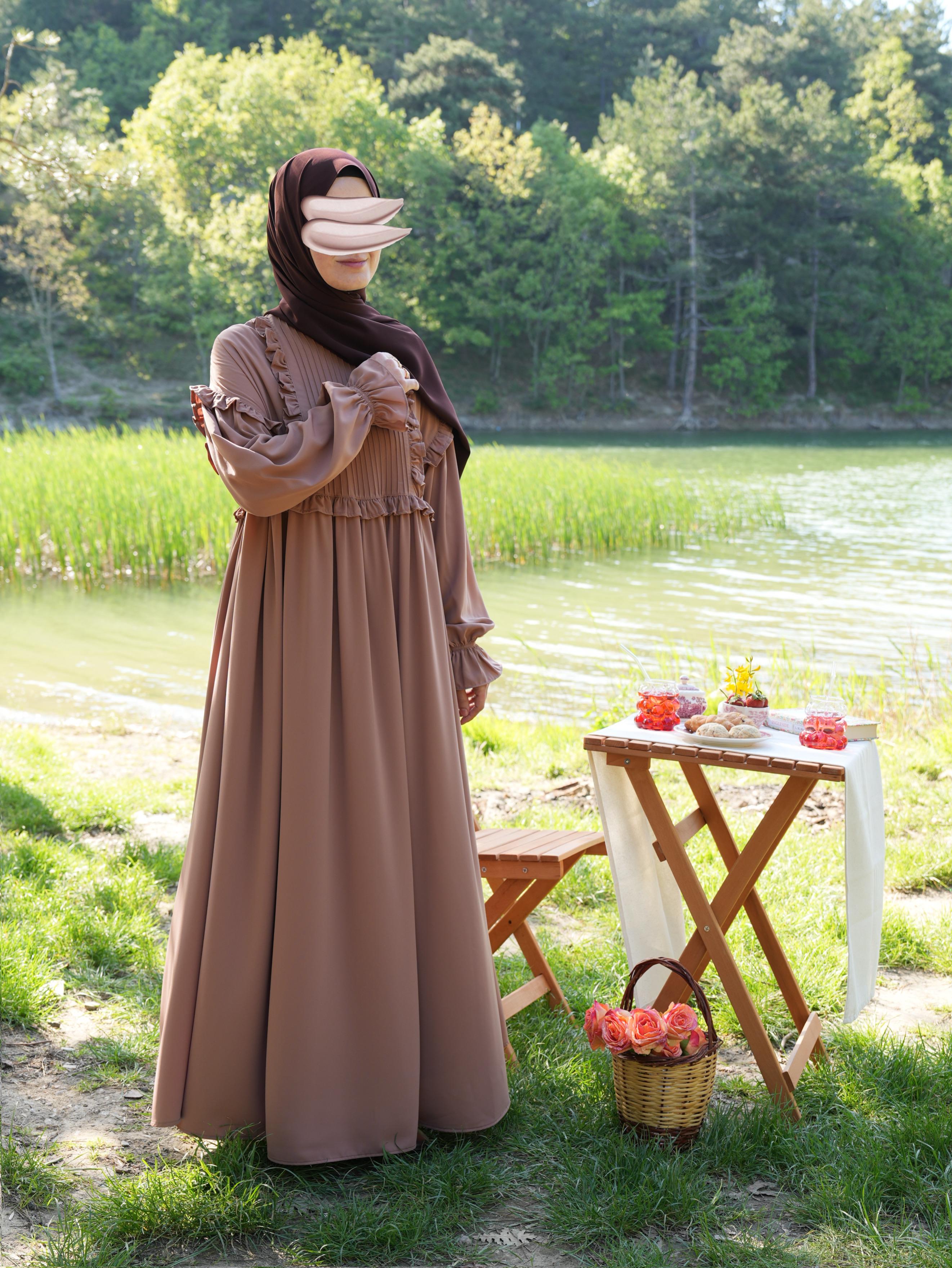 Liva Elbise Sütlü Kahve