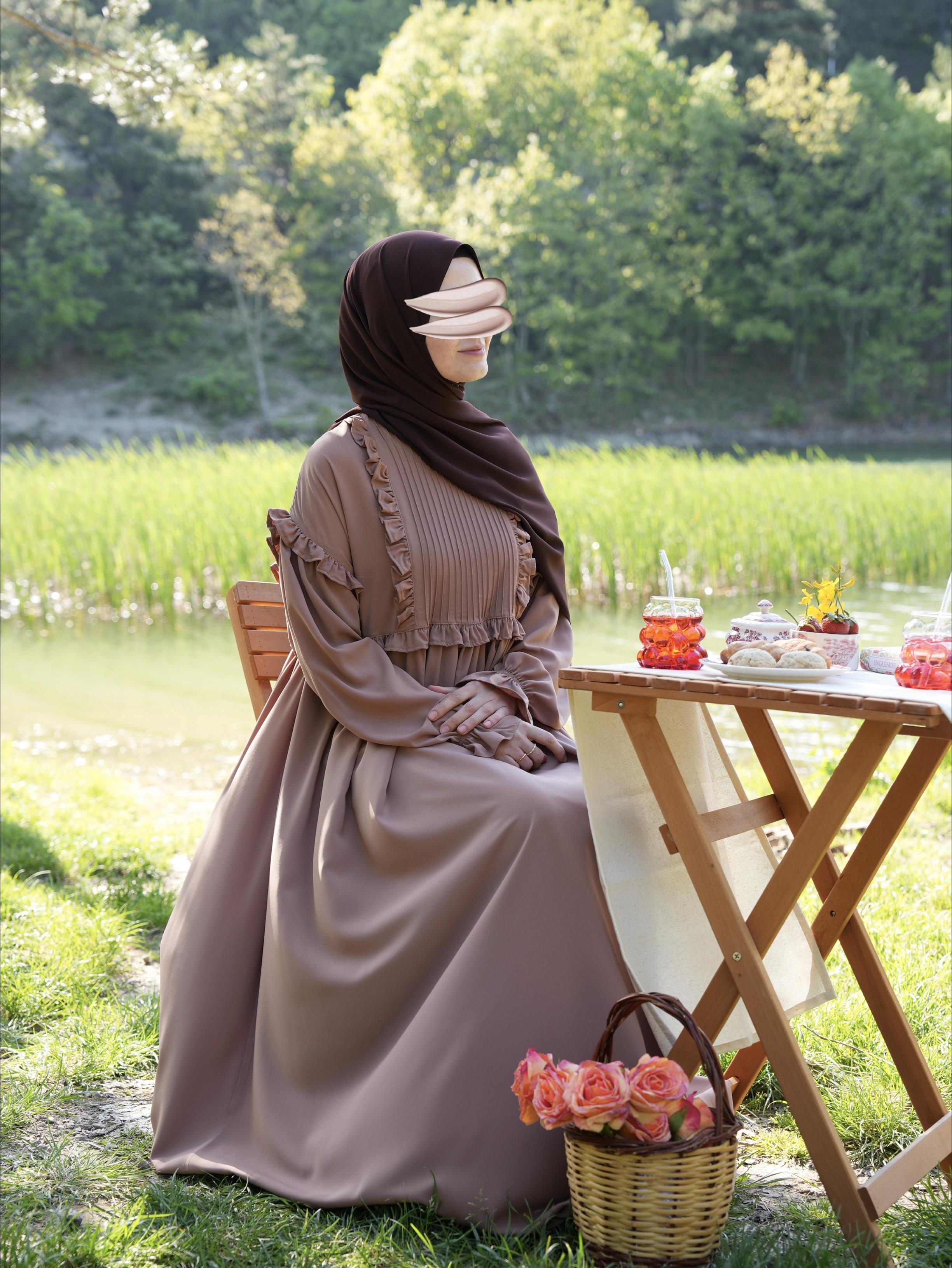 Liva Elbise Sütlü Kahve