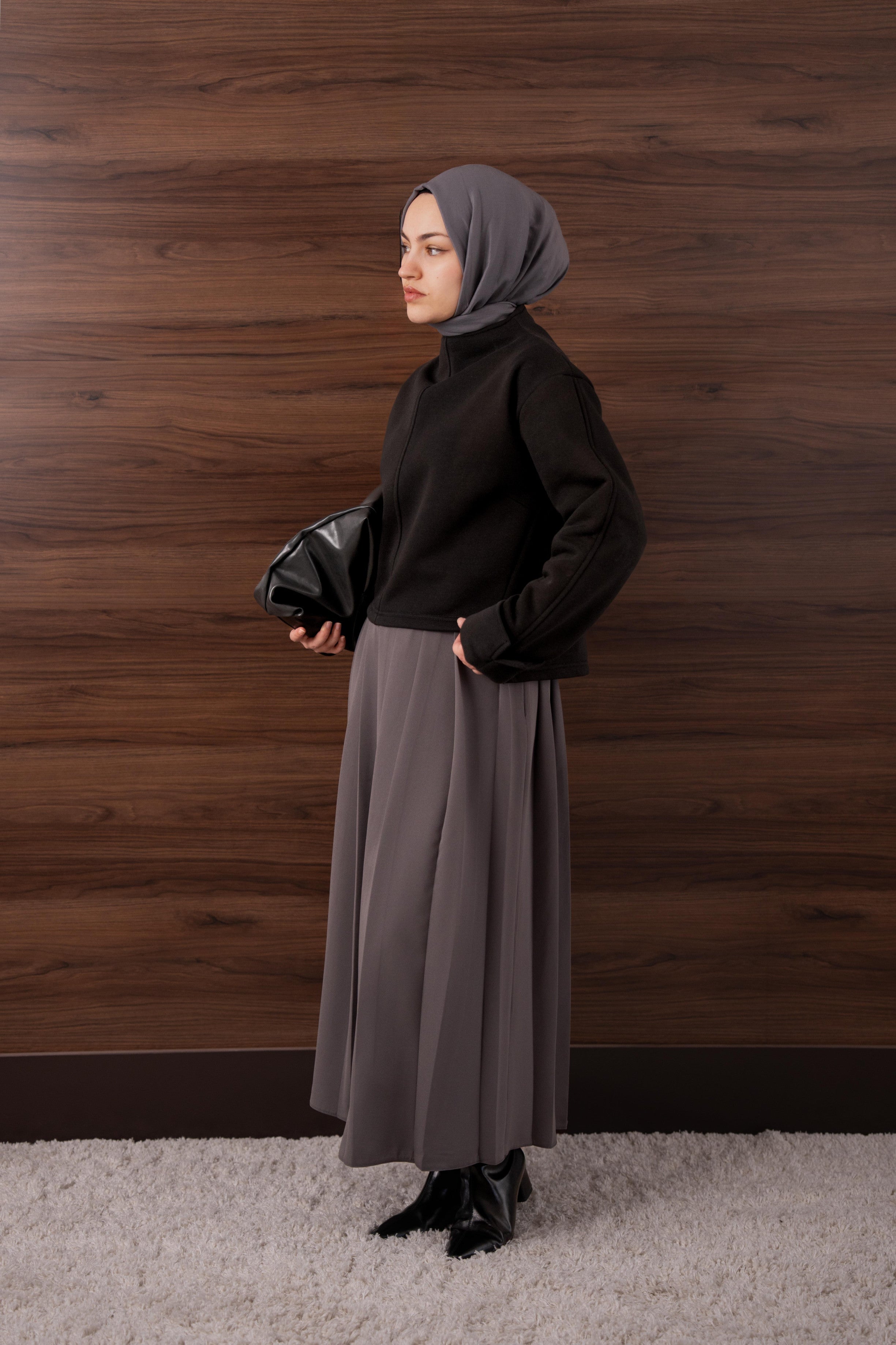 Manşetli Yırtmaç Detaylı Sweatshirt Siyah