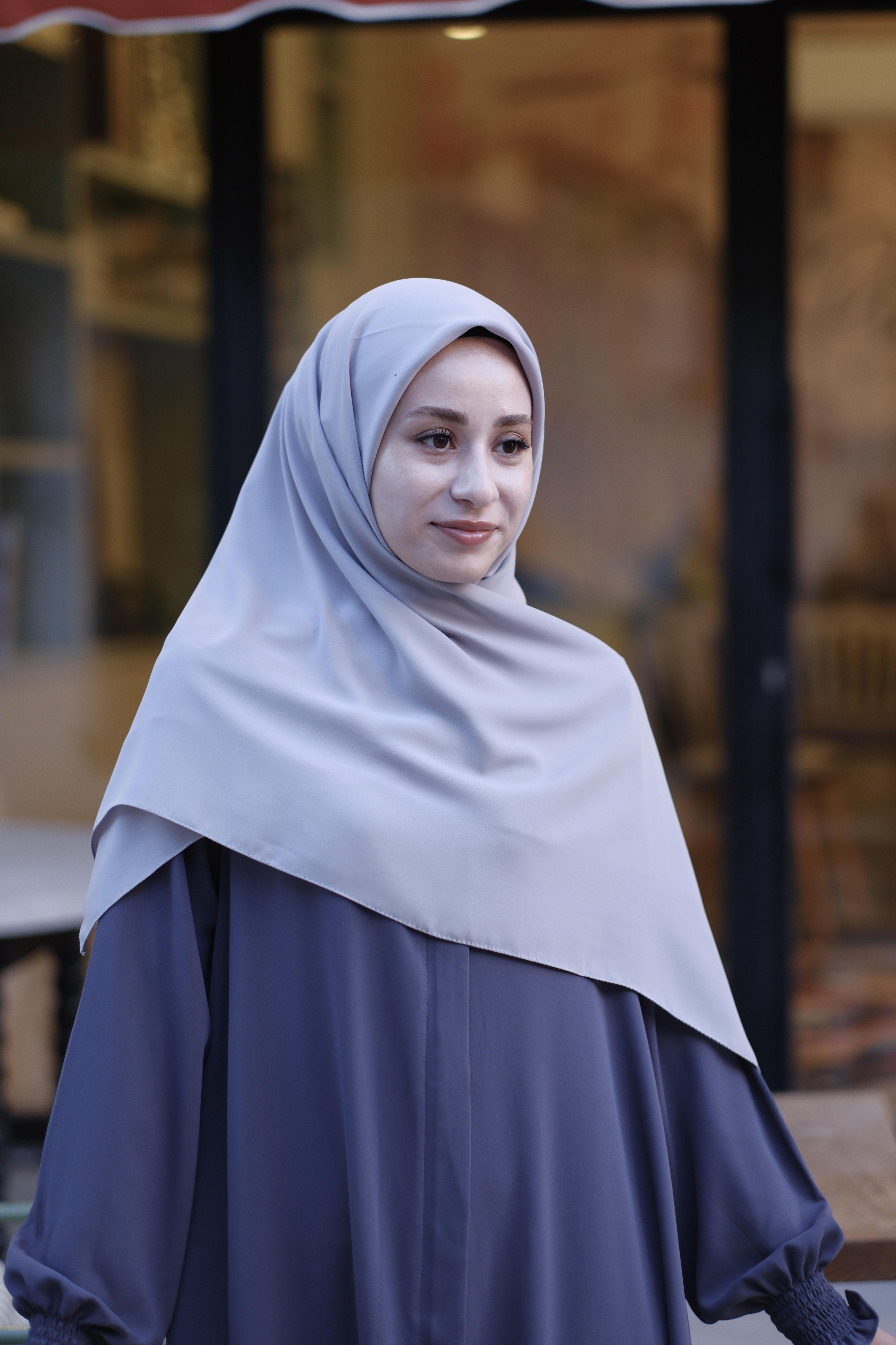 Medine İpeği Eşarp Açık Gri