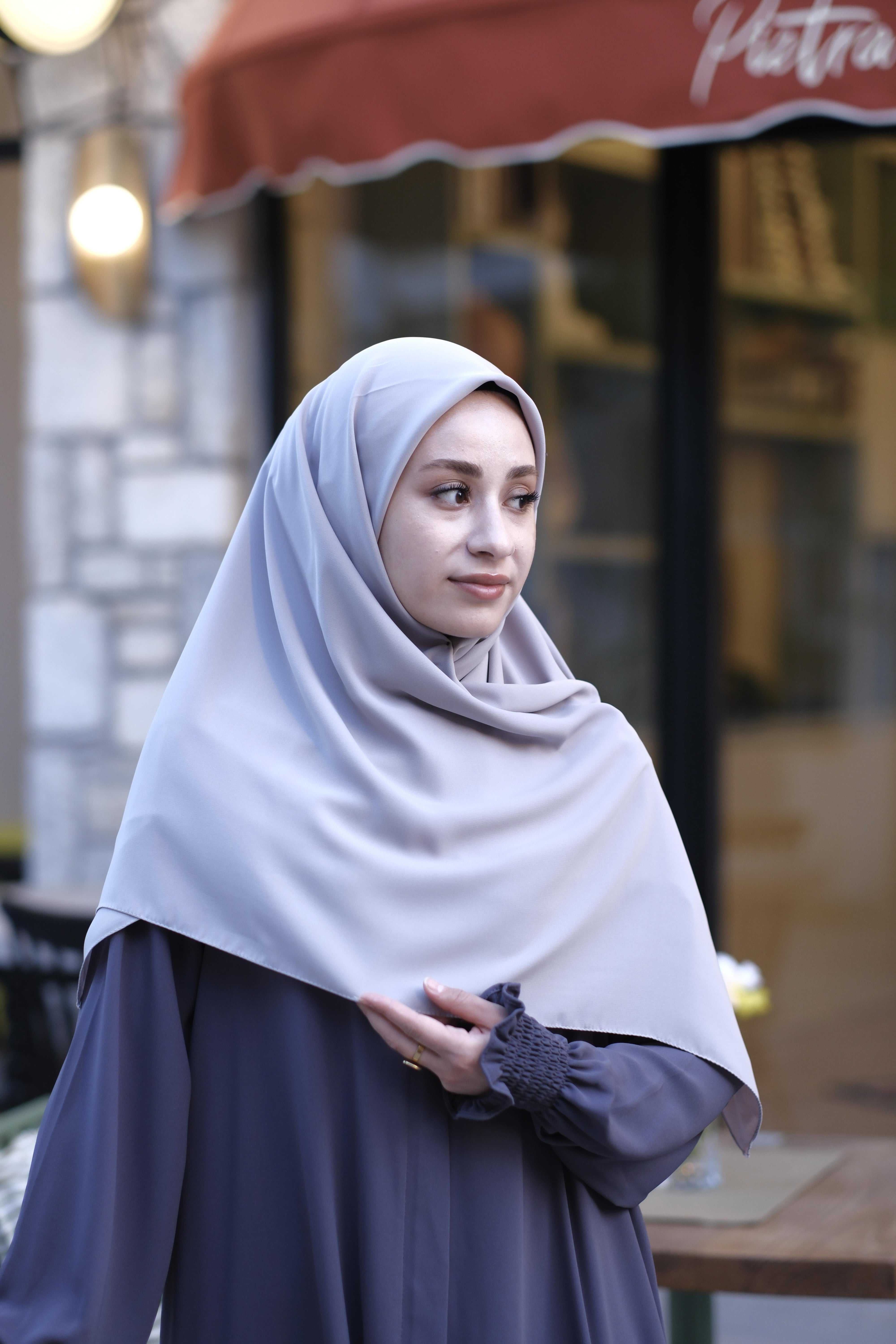 Medine İpeği Eşarp Açık Gri